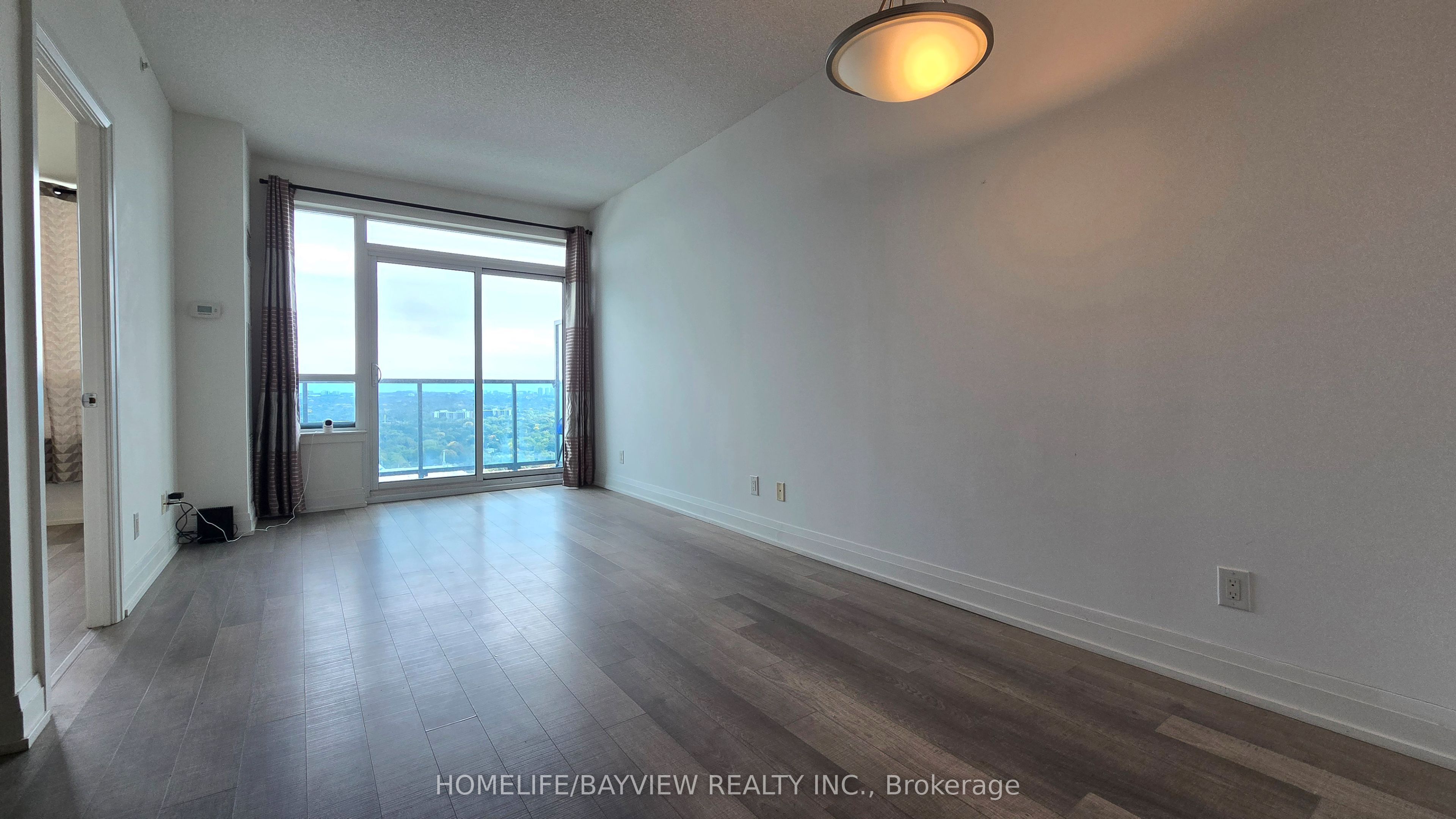 7165 Yonge Street 2403 Property Photo 12