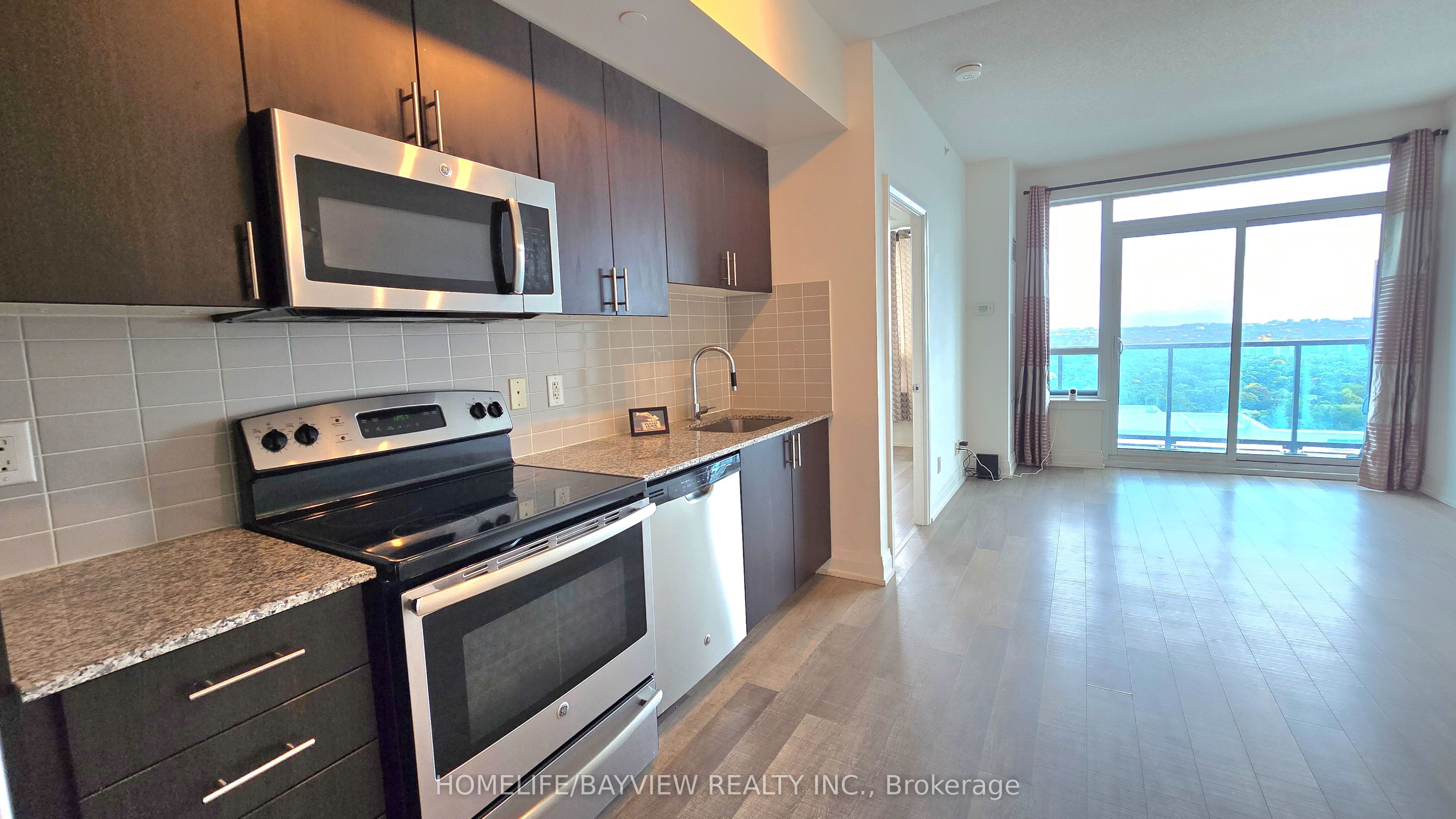 7165 Yonge Street 2403 Property Photo 13