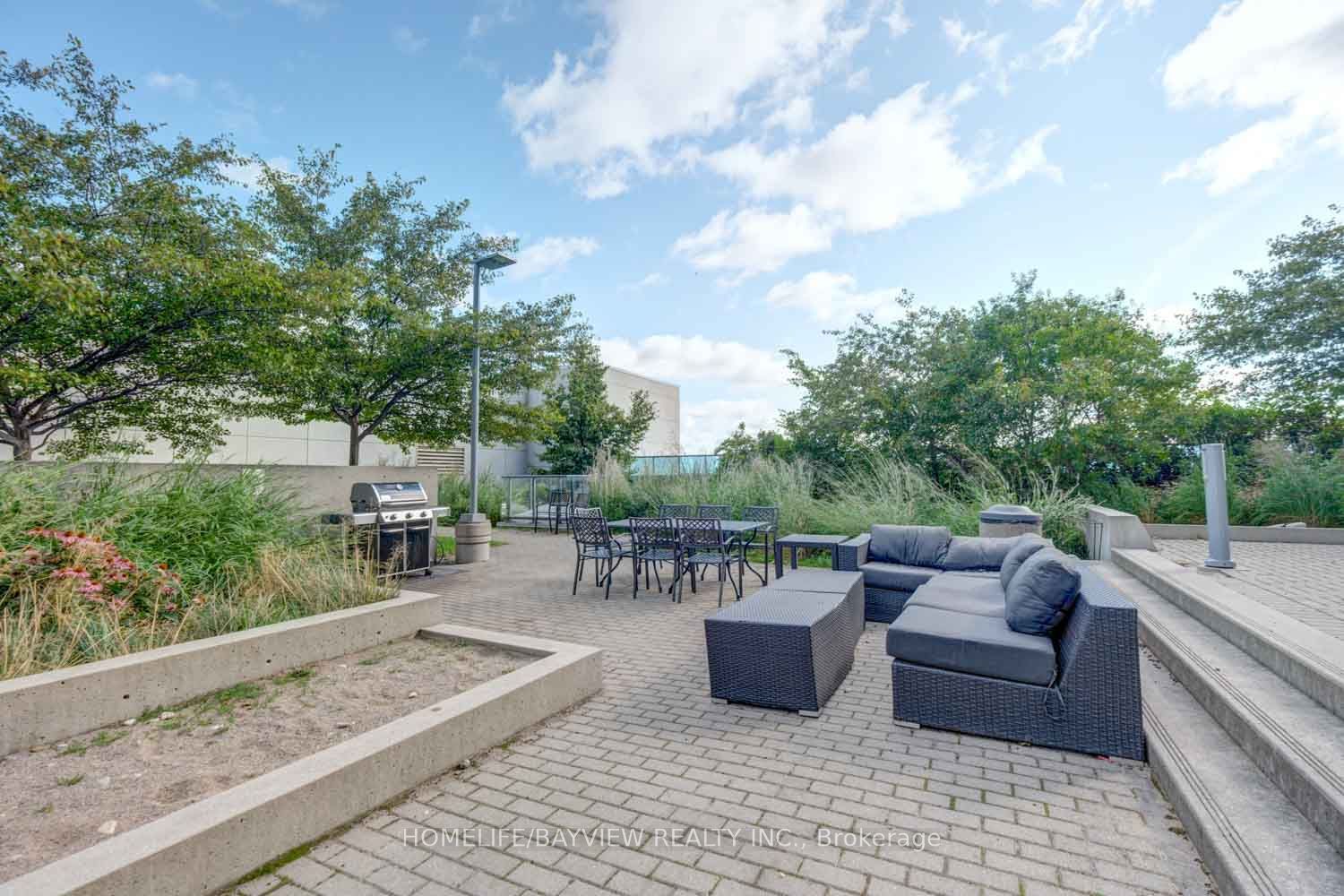 7165 Yonge Street 2403 Property Photo 24