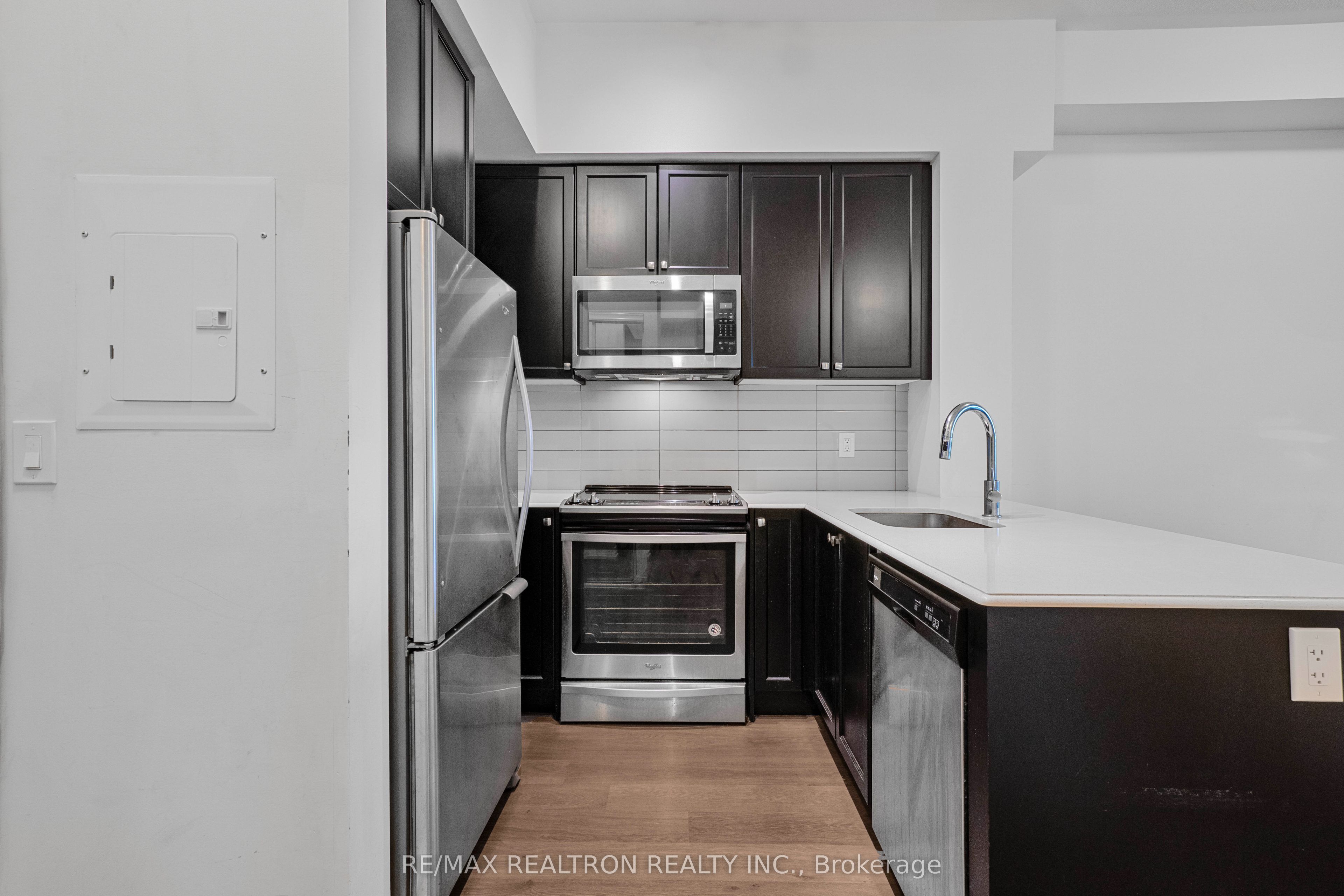 555 William Graham Drive Ph446 Property Photo 11
