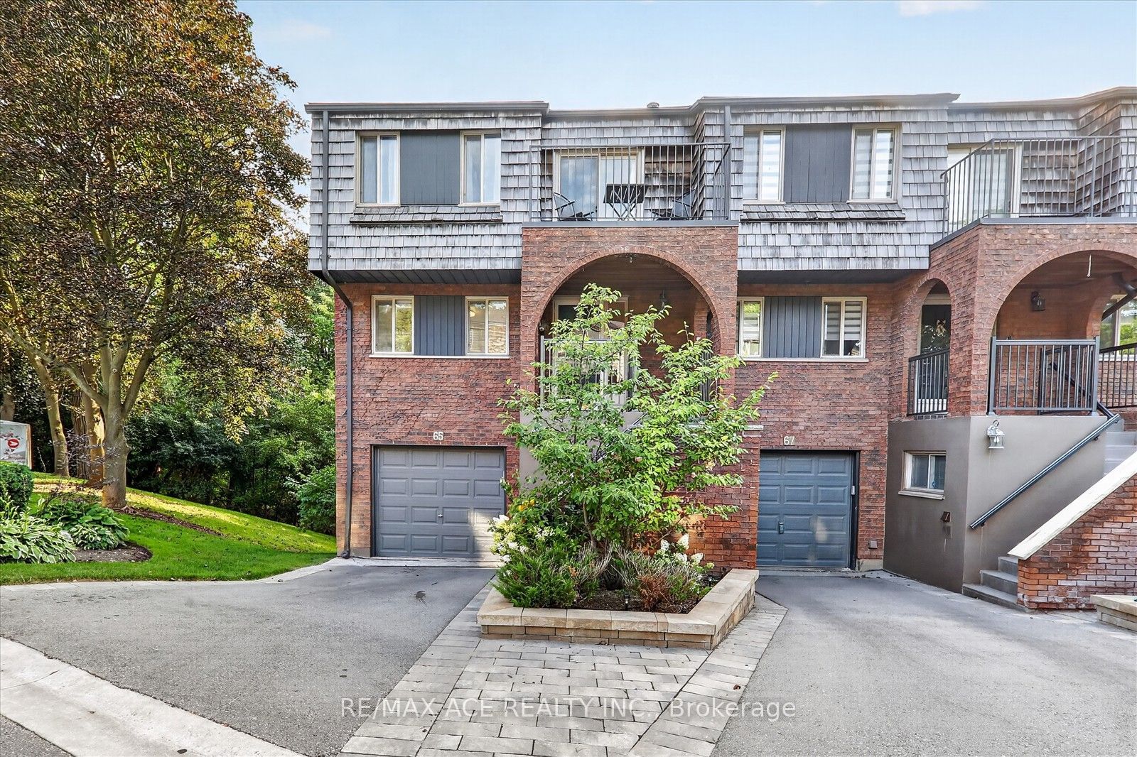 65 Cricklewood Crescent Property Photo 3