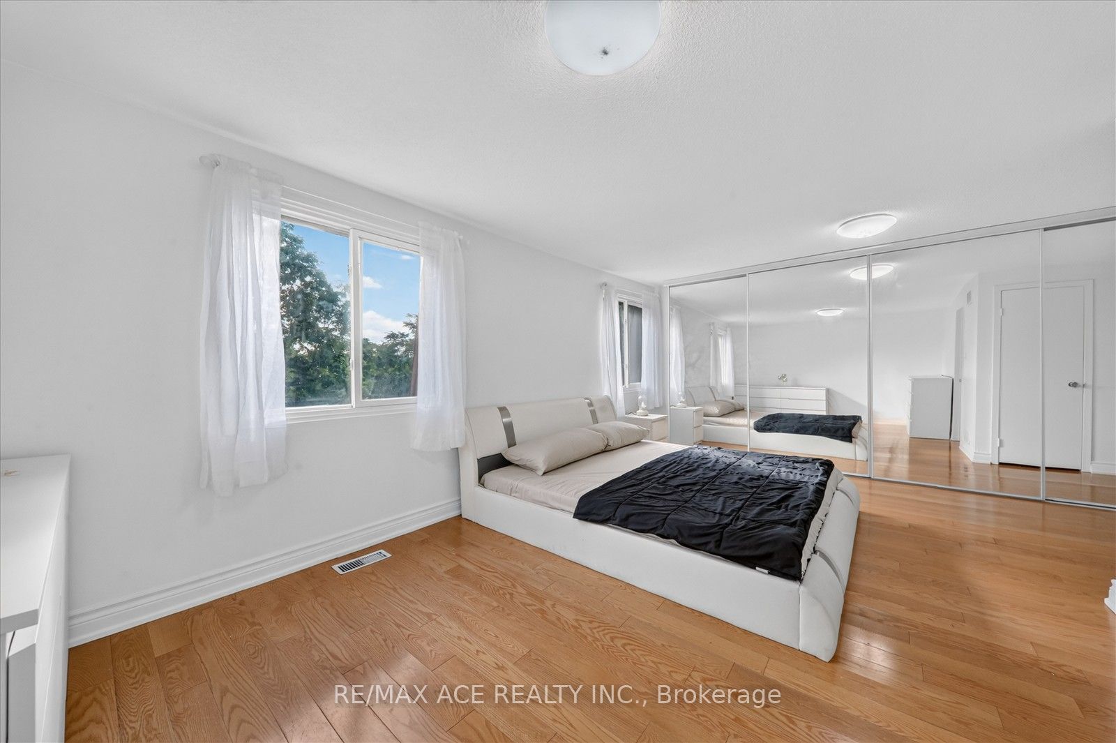 65 Cricklewood Crescent Property Photo 29