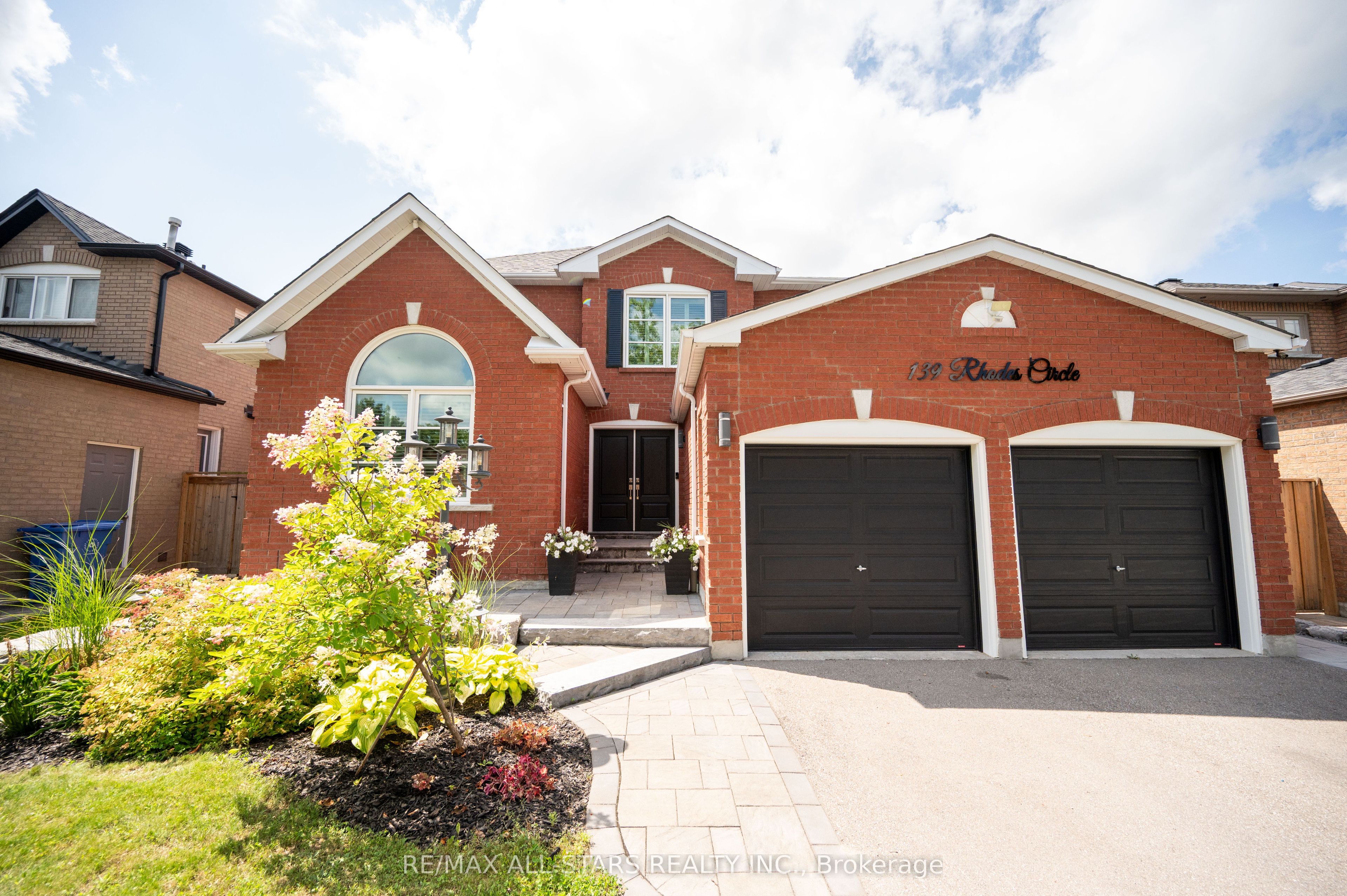 139 Rhodes Circle Property Photo 3