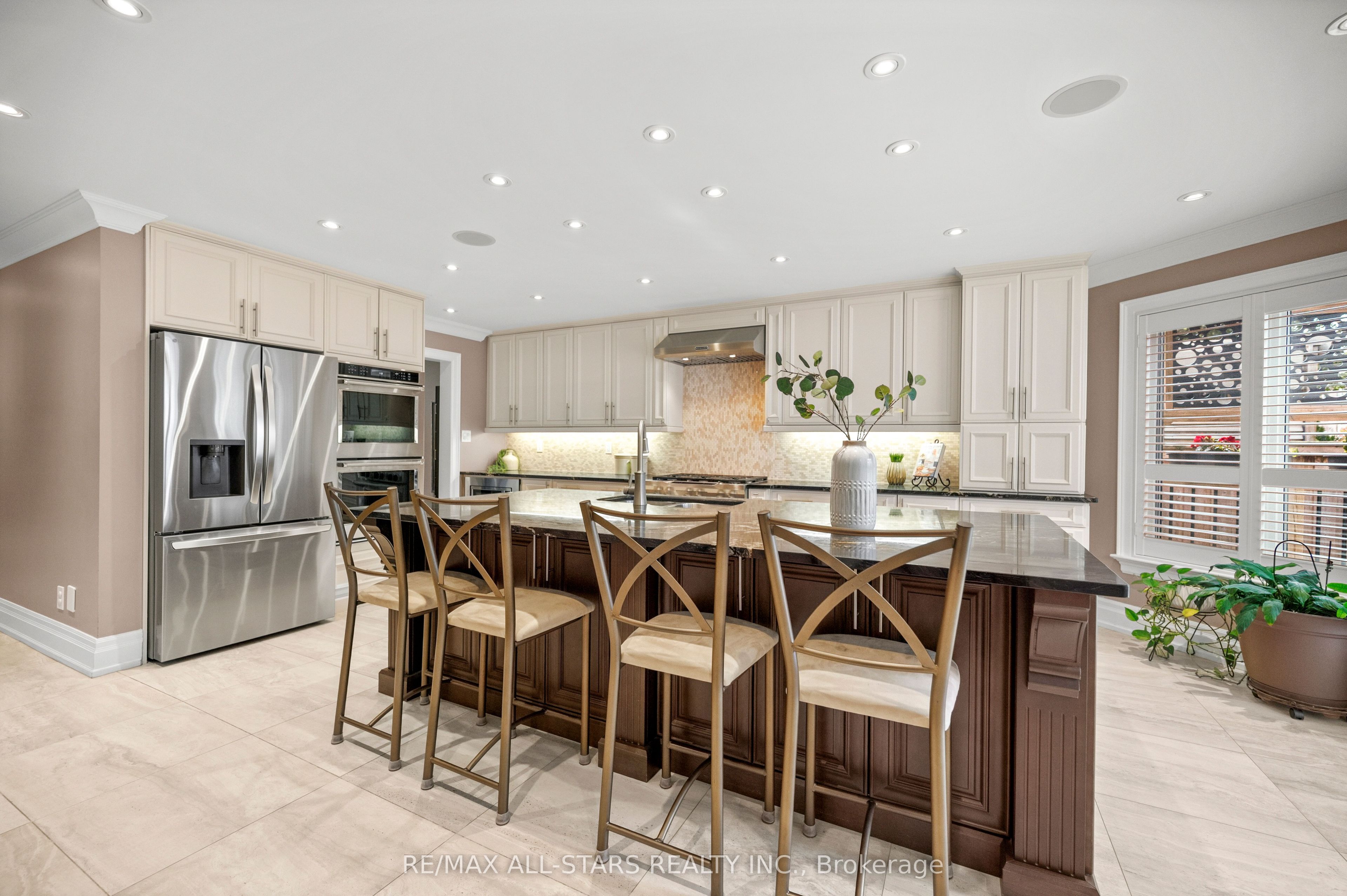 139 Rhodes Circle Property Photo 8