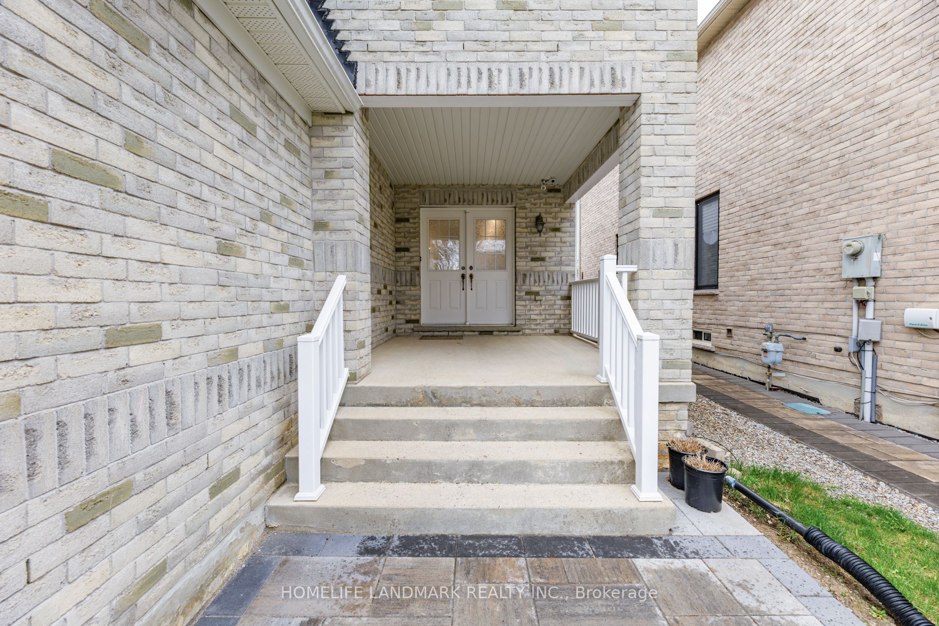 86 Laurier Avenue Property Photo 4