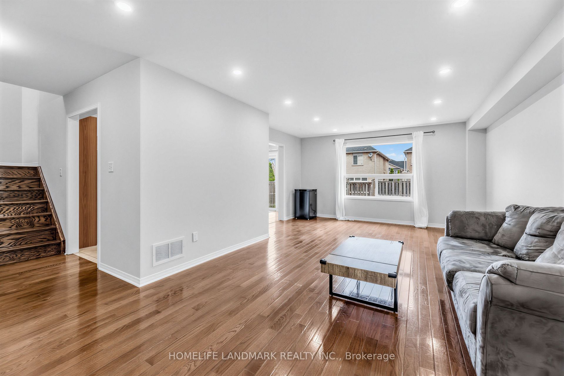 86 Laurier Avenue Property Photo 6
