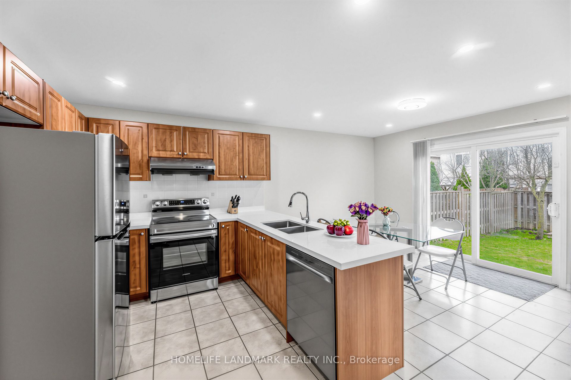 86 Laurier Avenue Property Photo 9