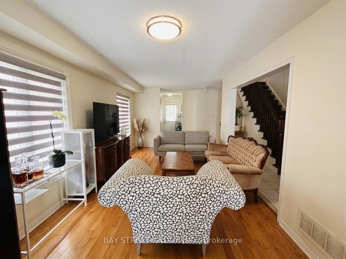53 Tara Crescent Property Photo 2