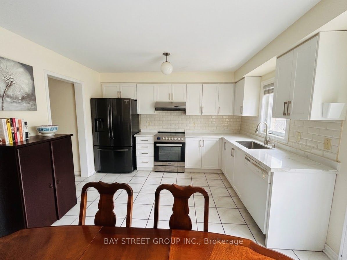 53 Tara Crescent Property Photo 5