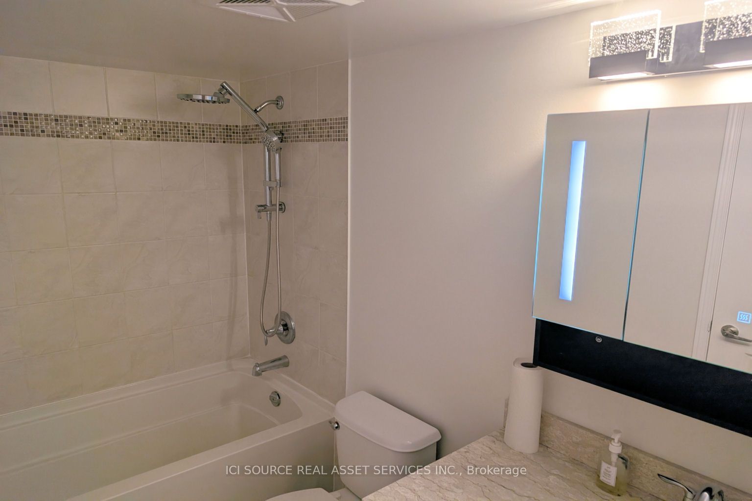 73 King William Crescent 202 Property Photo 14