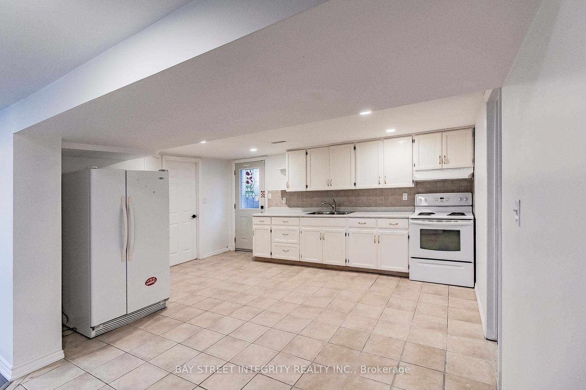 Basement 448 Fernleigh Circle S Property Photo 3