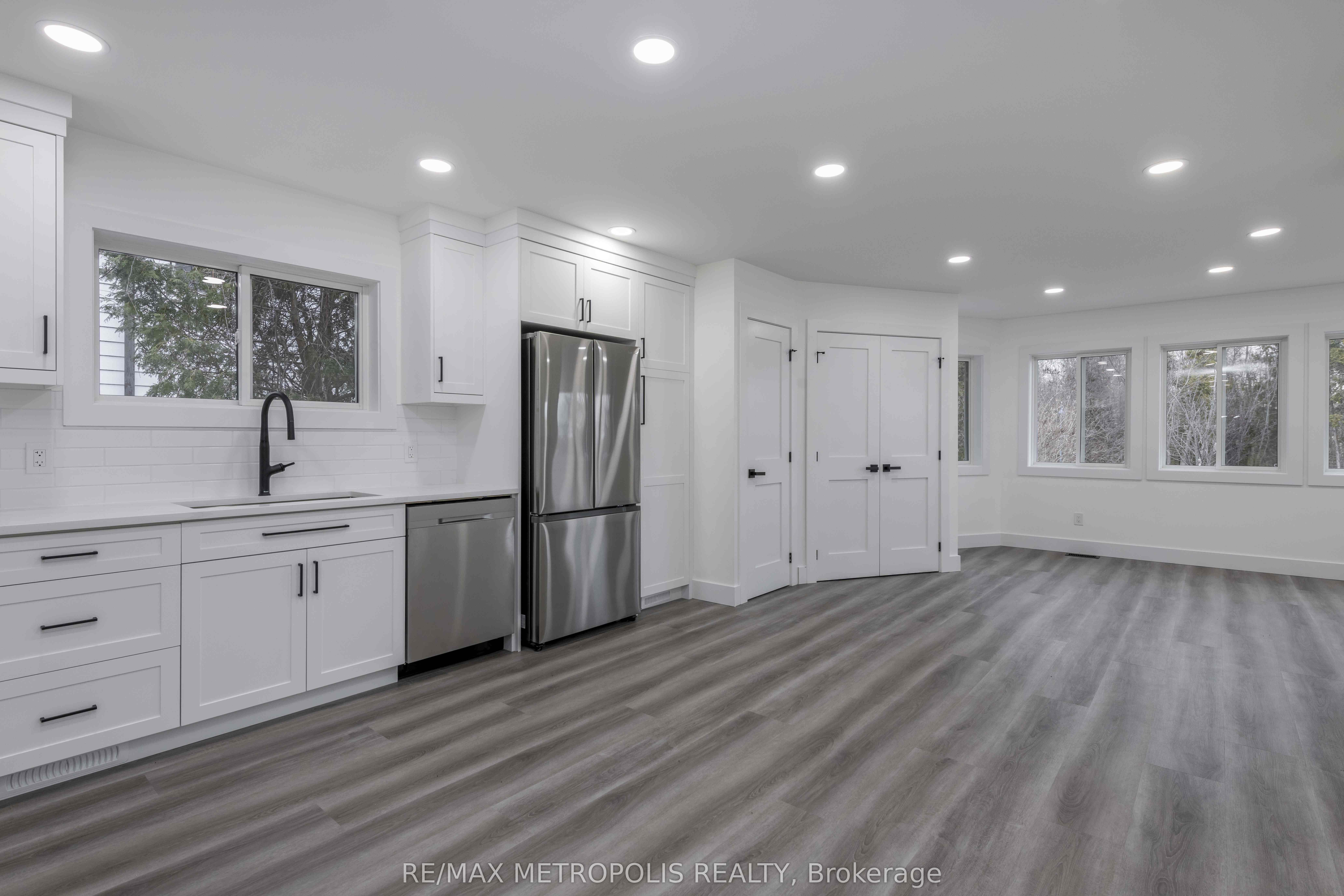 759 Innisfil Beach Road Property Photo 10