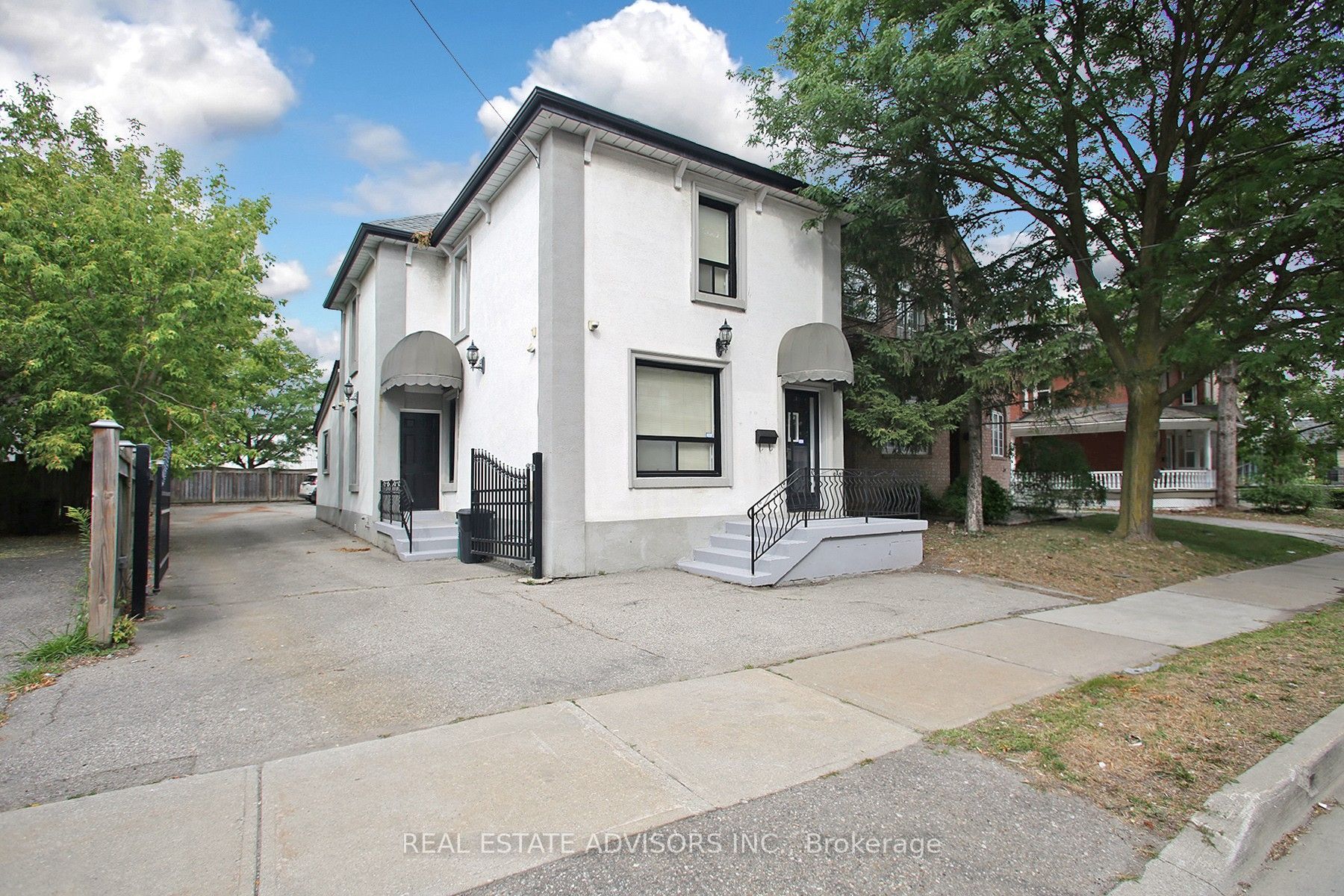 7924 Kipling Avenue Property Photo 2