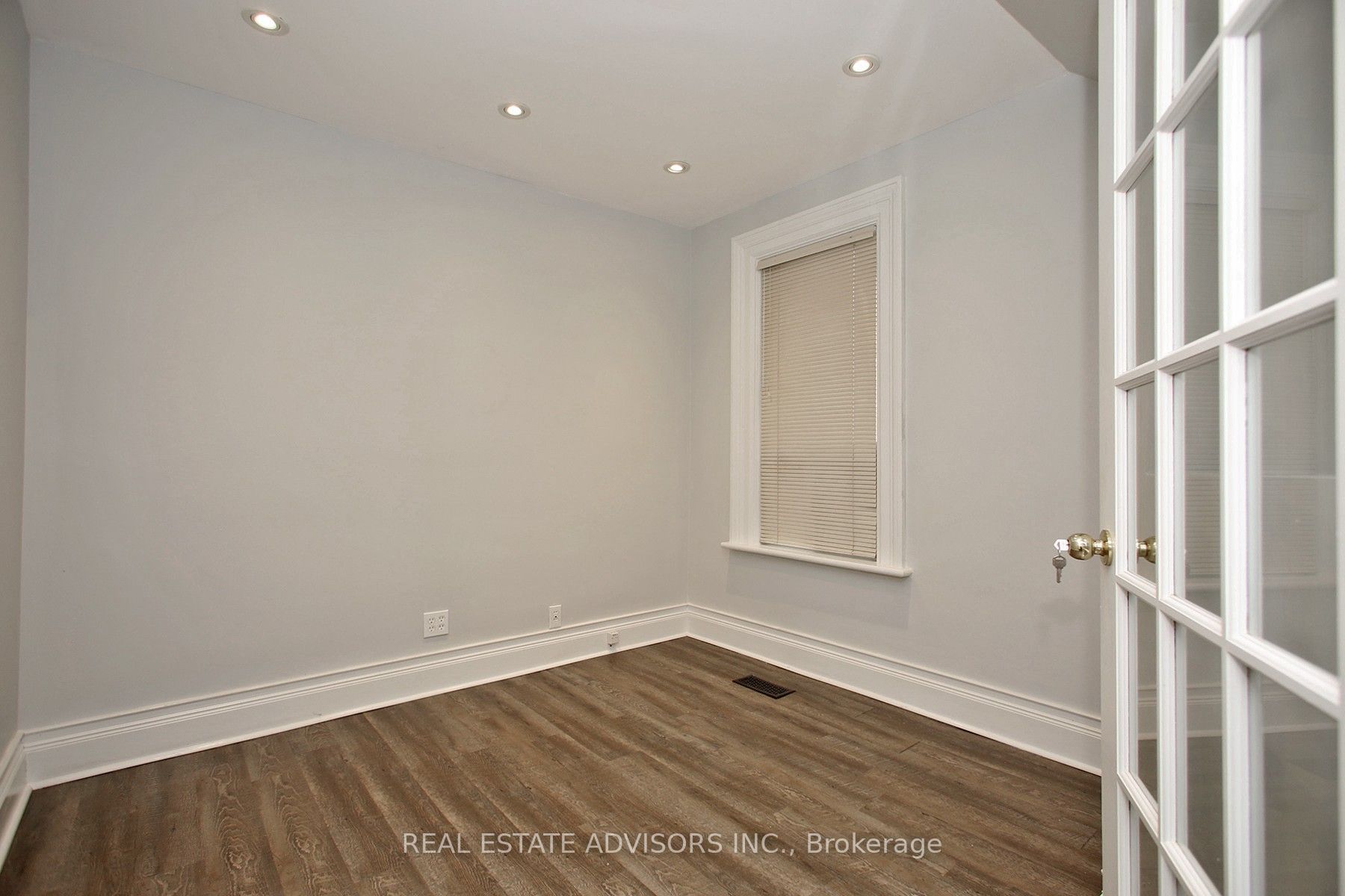 7924 Kipling Avenue Property Photo 7