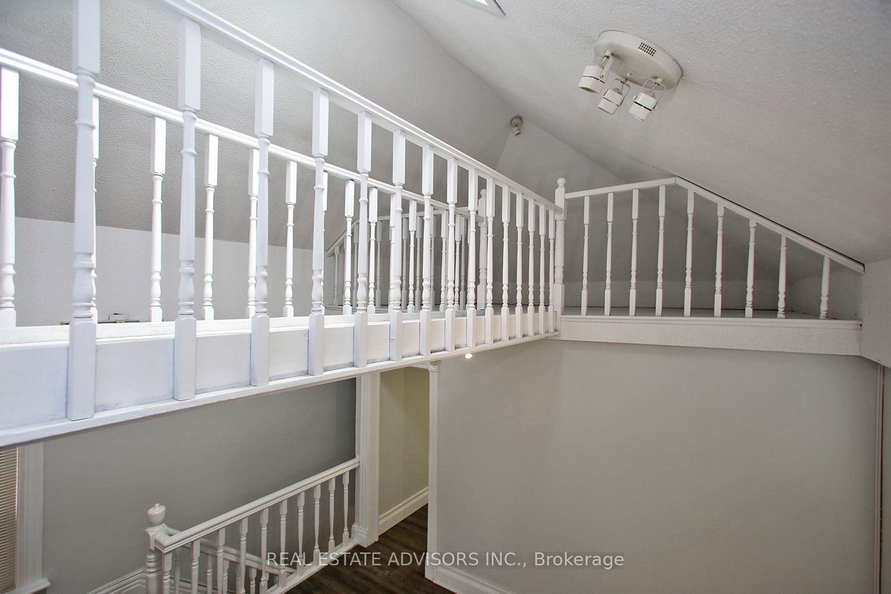 7924 Kipling Avenue Property Photo 20