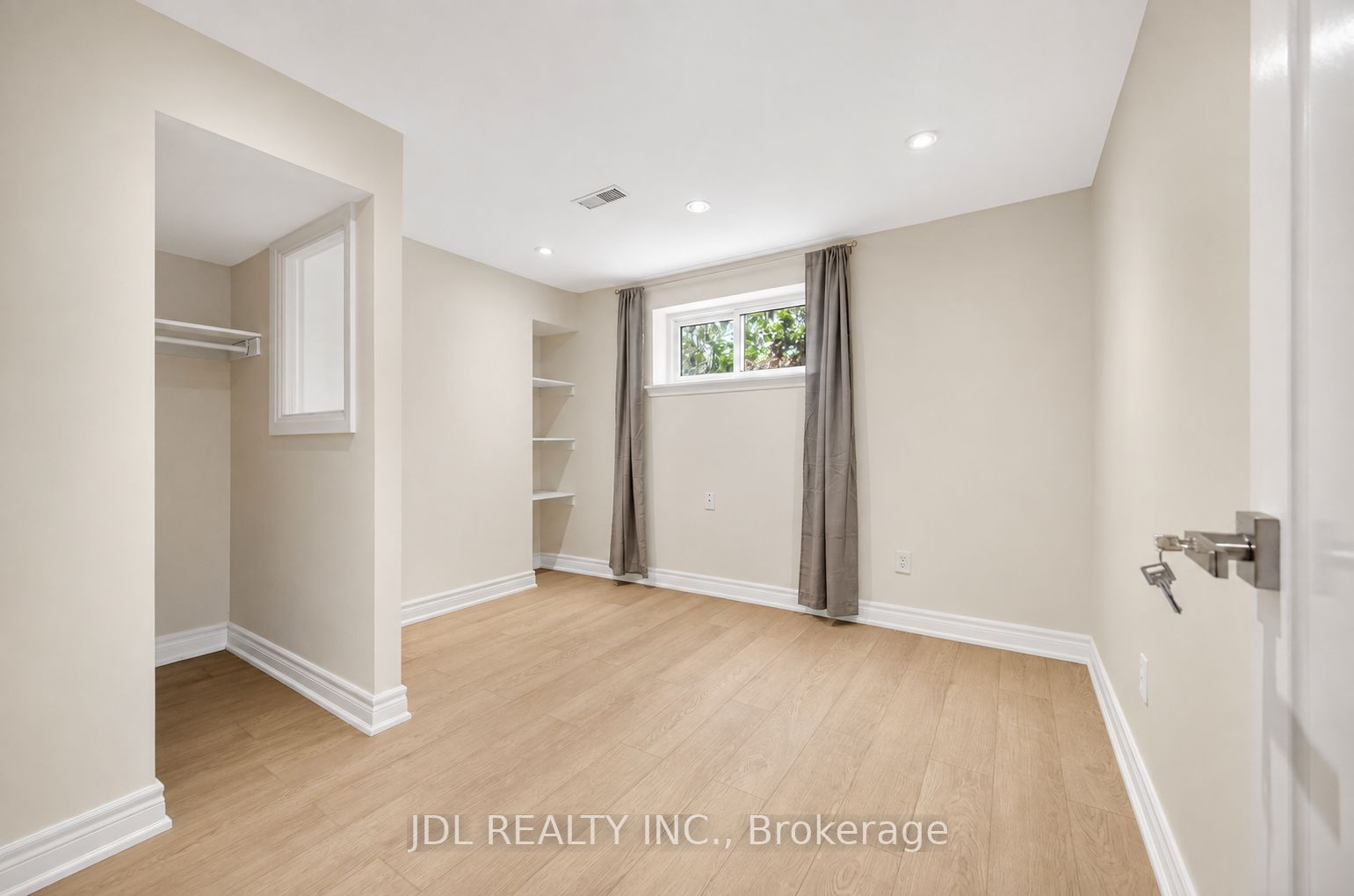 6 Willowgate Drive Bsmt Property Photo 6
