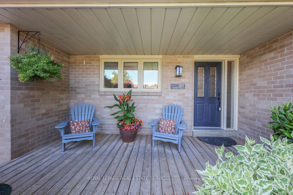 207 Camilla Crescent Property Photo 2