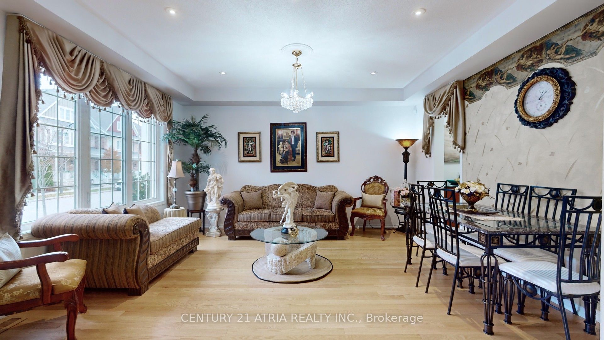 69 Diamond Jubilee Drive Property Photo 4