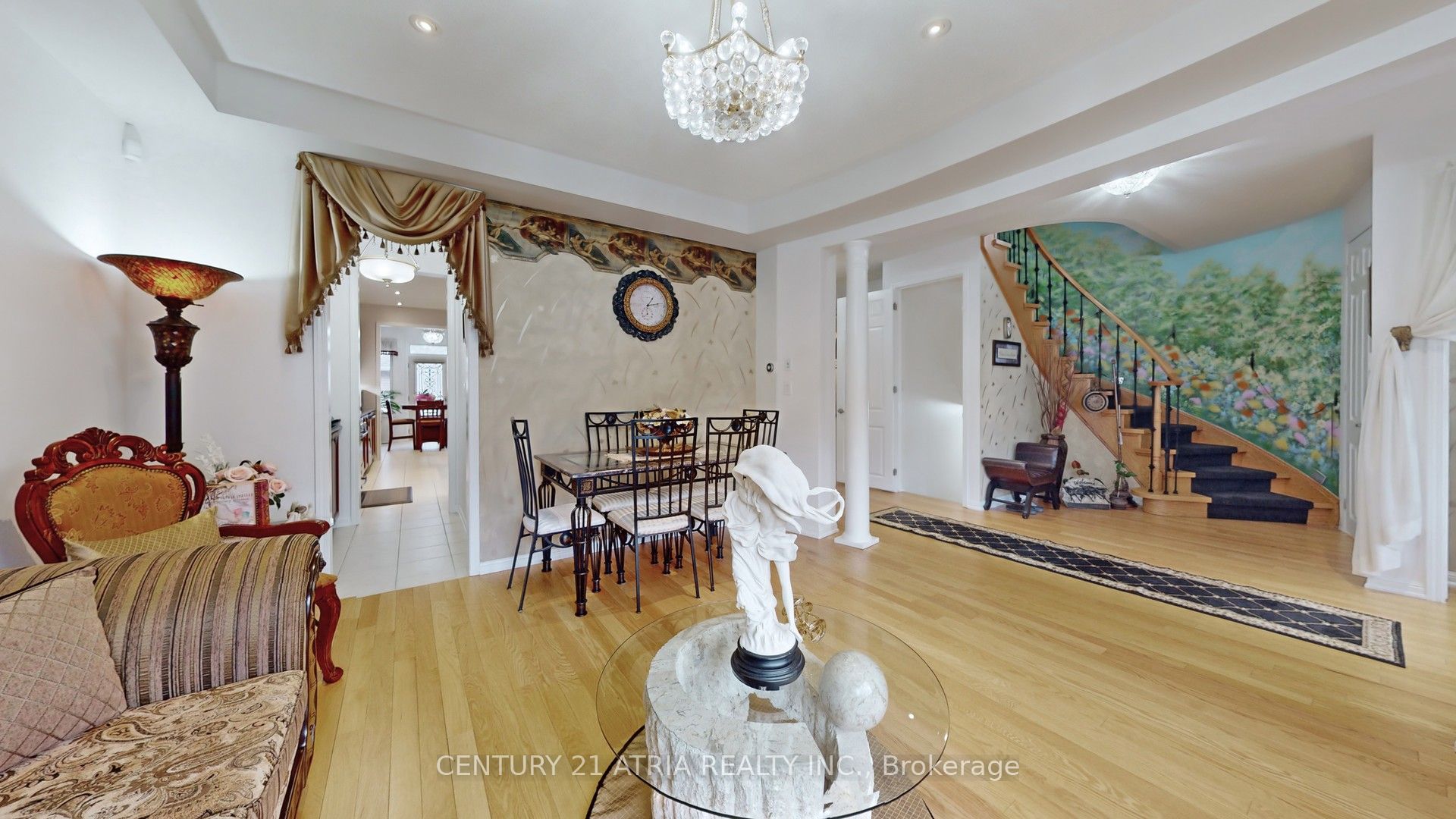 69 Diamond Jubilee Drive Property Photo 5