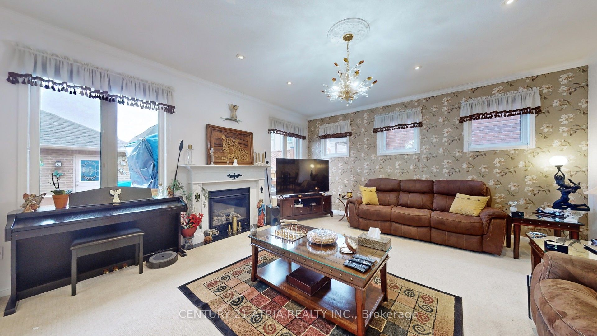 69 Diamond Jubilee Drive Property Photo 7
