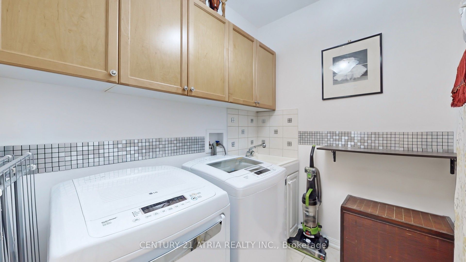 69 Diamond Jubilee Drive Property Photo 15