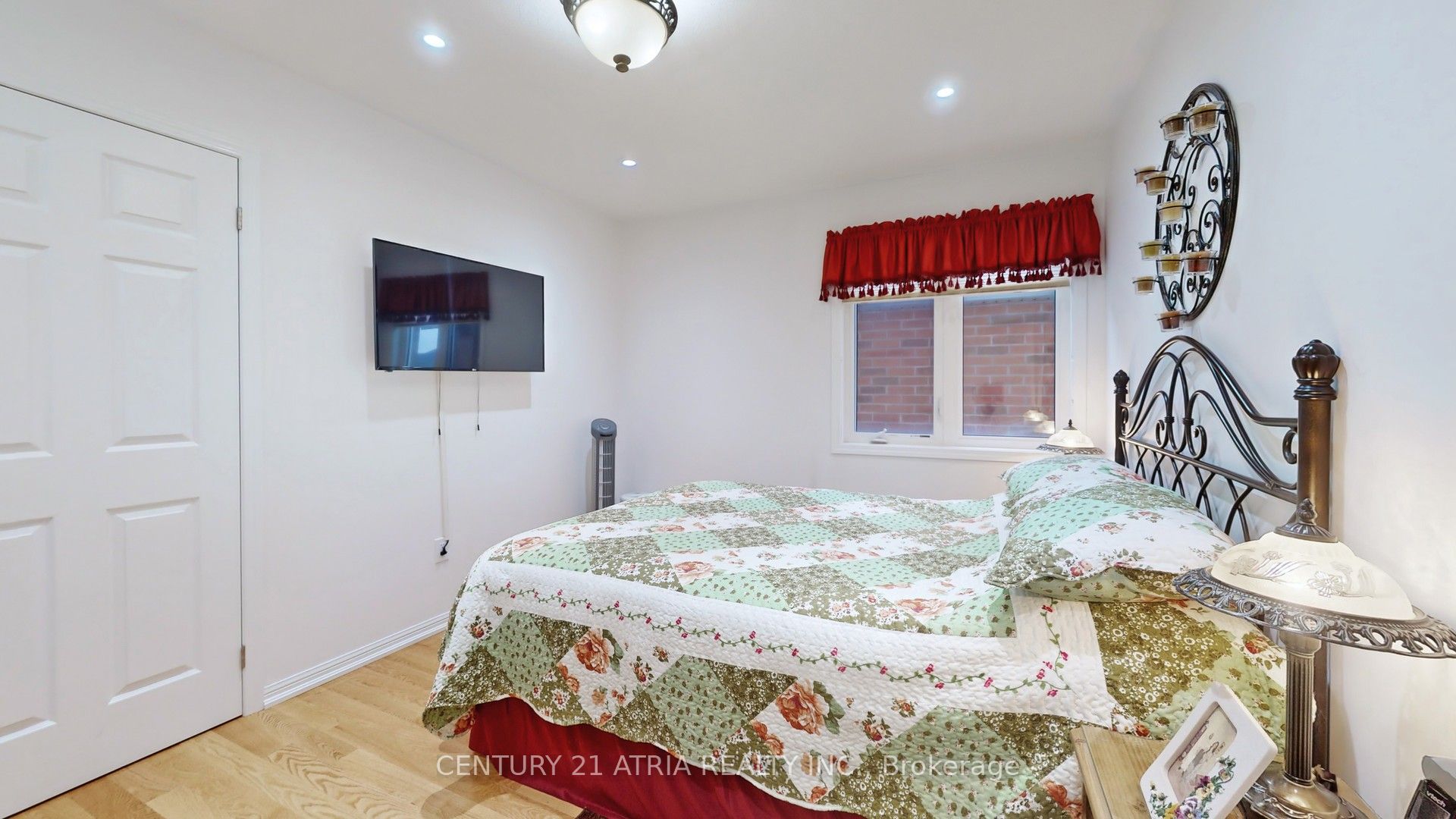 69 Diamond Jubilee Drive Property Photo 20