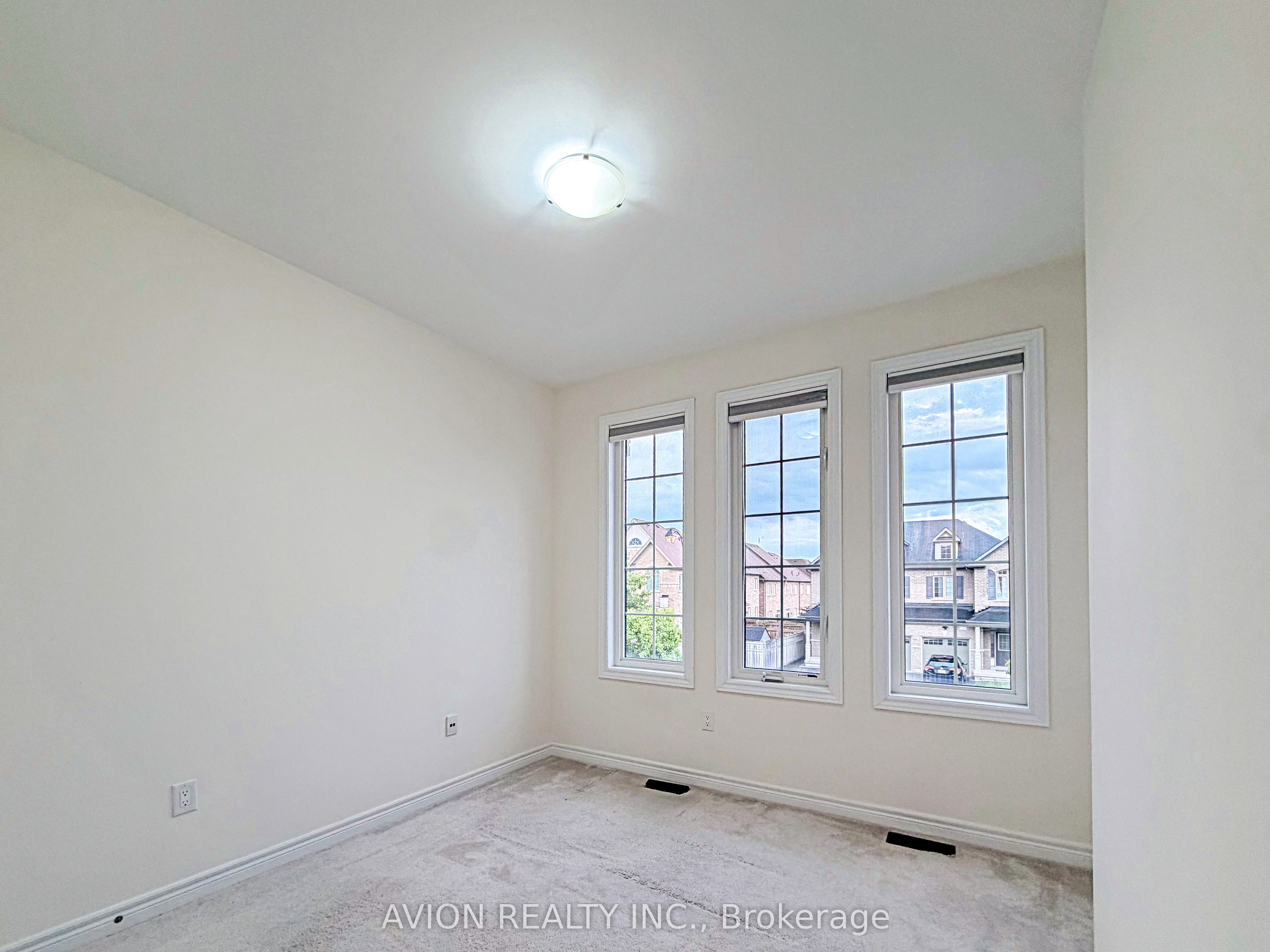 124 Wilfred Murison Avenue Property Photo 16