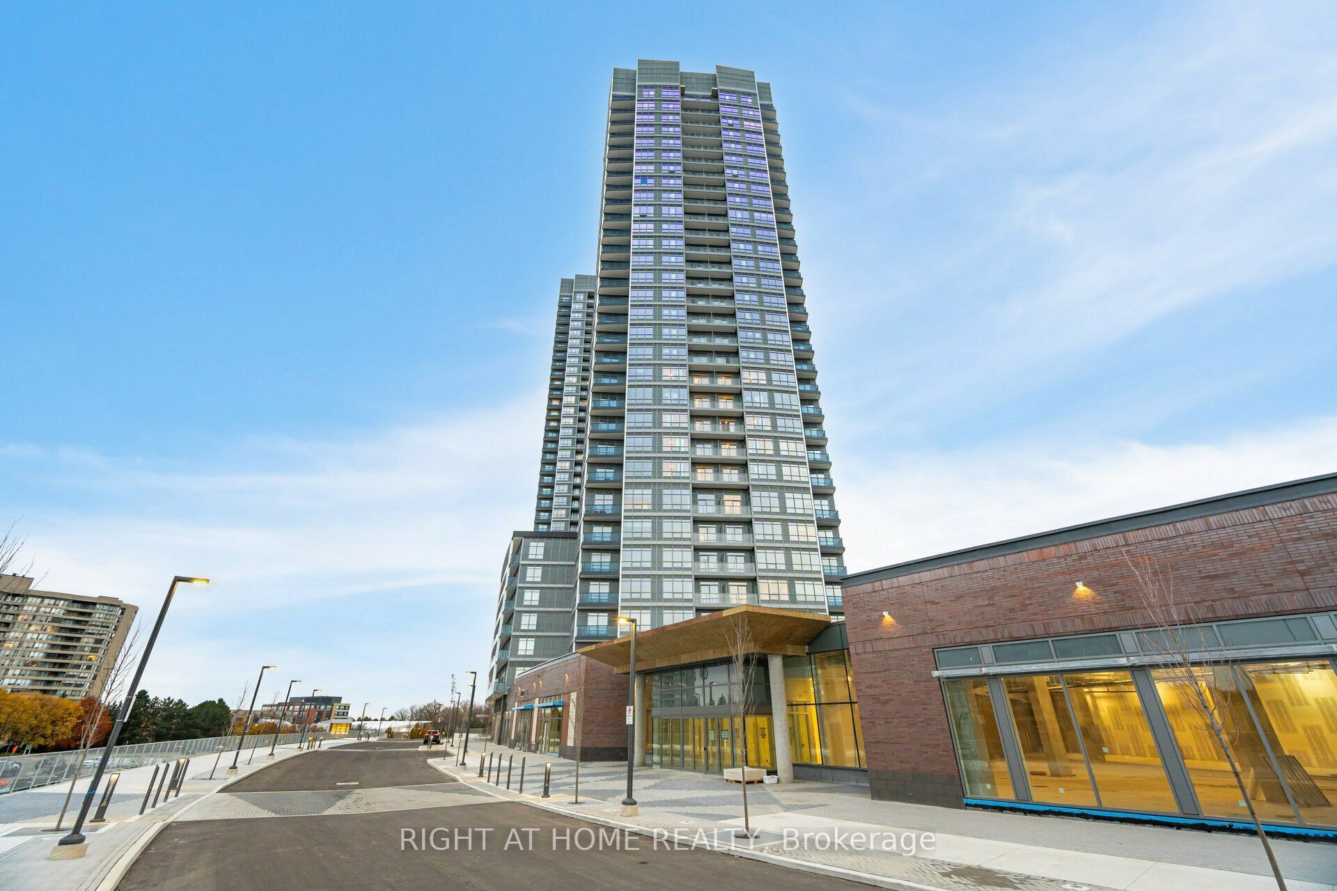 50 Upper Mall Way 226 Property Photo 29