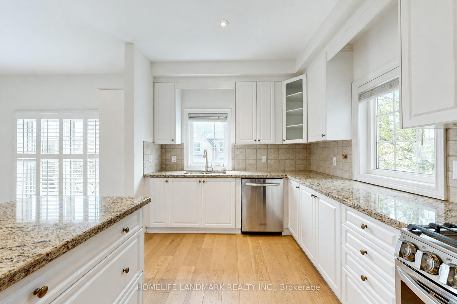 8900 Bathurst Street 27 Property Photo 19