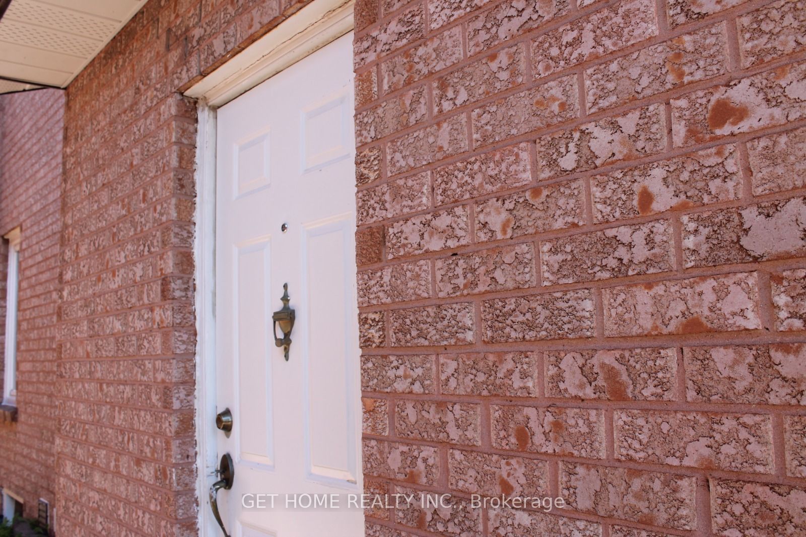 70 Gardner Place #bsmt Property Photo 2