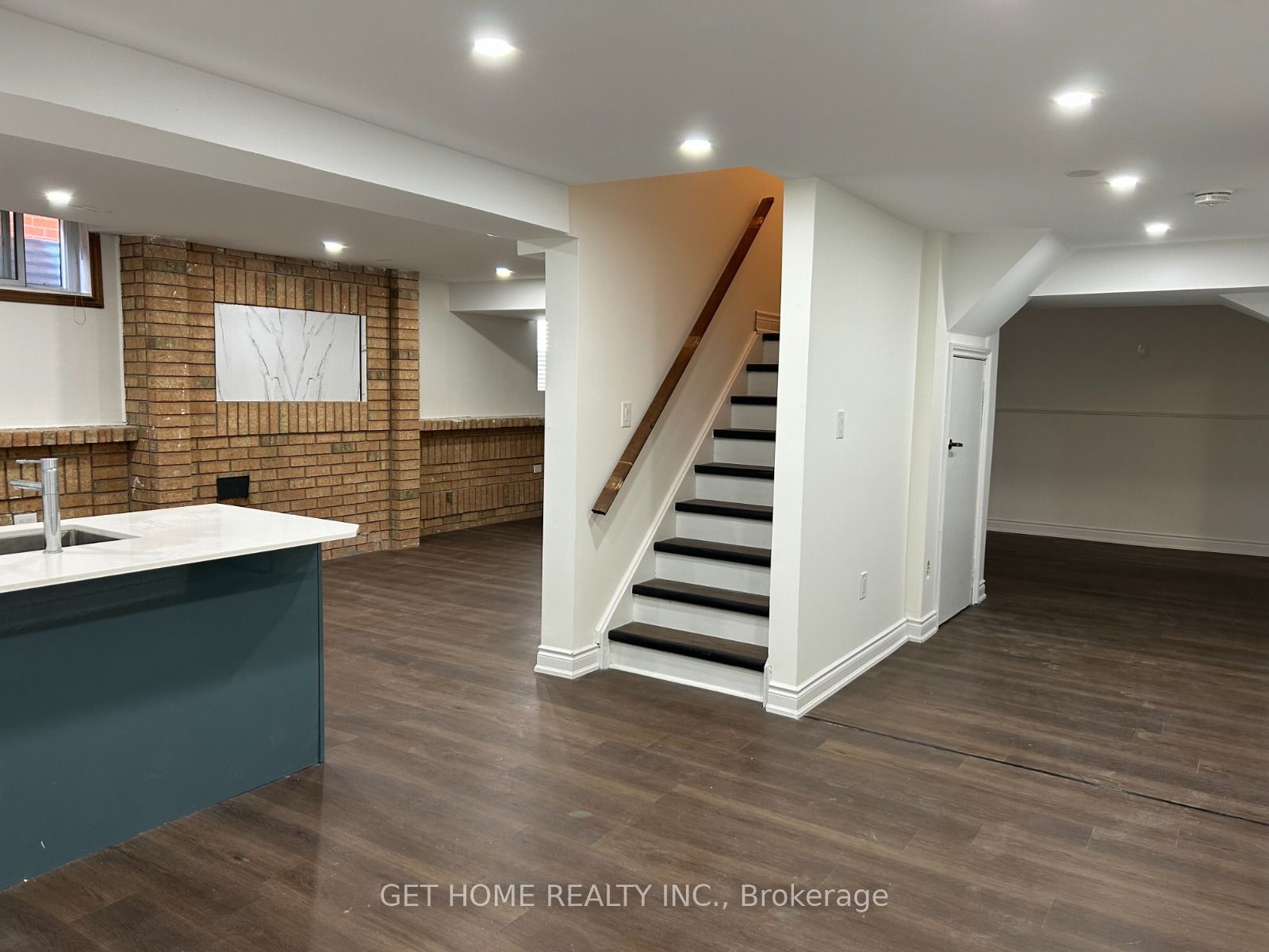 70 Gardner Place #bsmt Property Photo 5