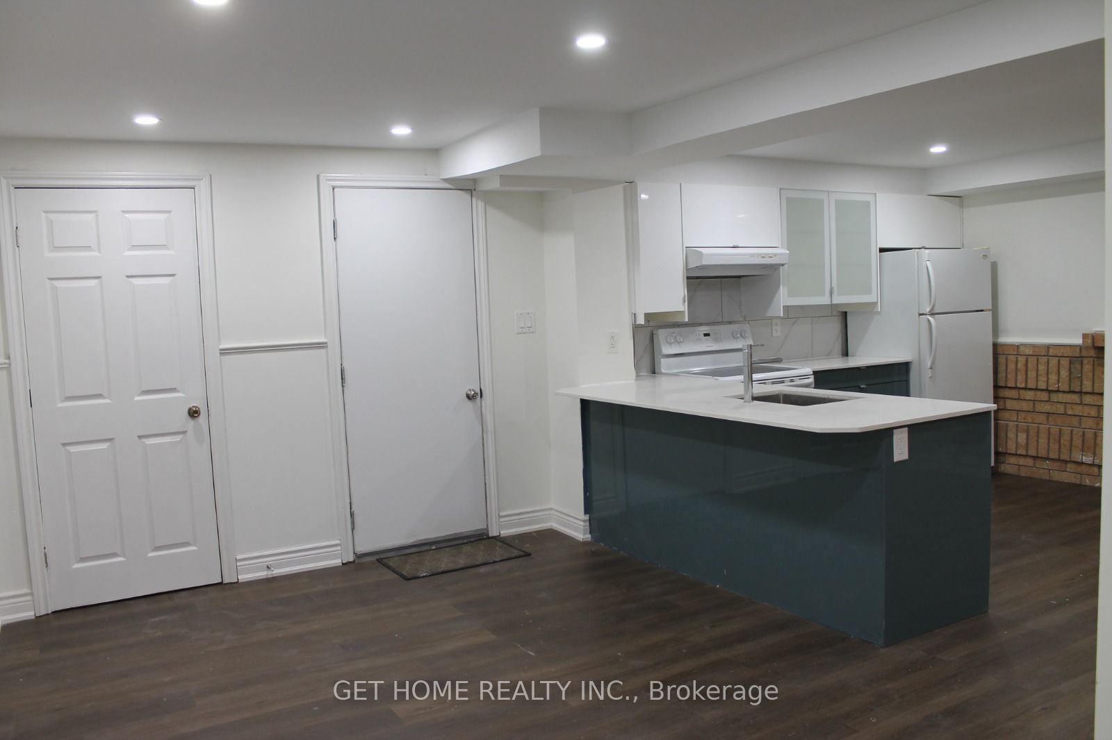 70 Gardner Place #bsmt Property Photo 6