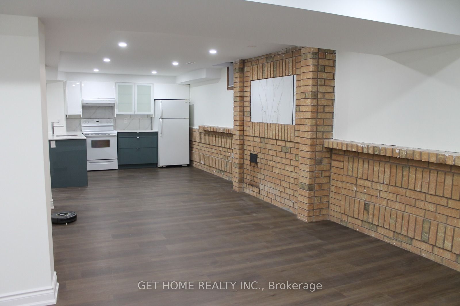 70 Gardner Place #bsmt Property Photo 8