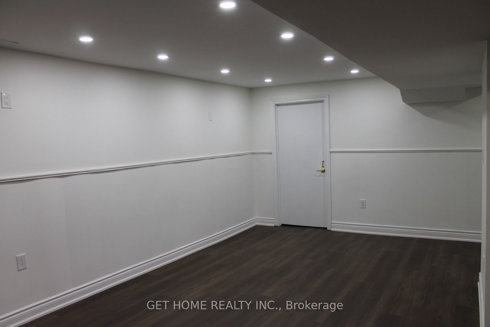 70 Gardner Place #bsmt Property Photo 11