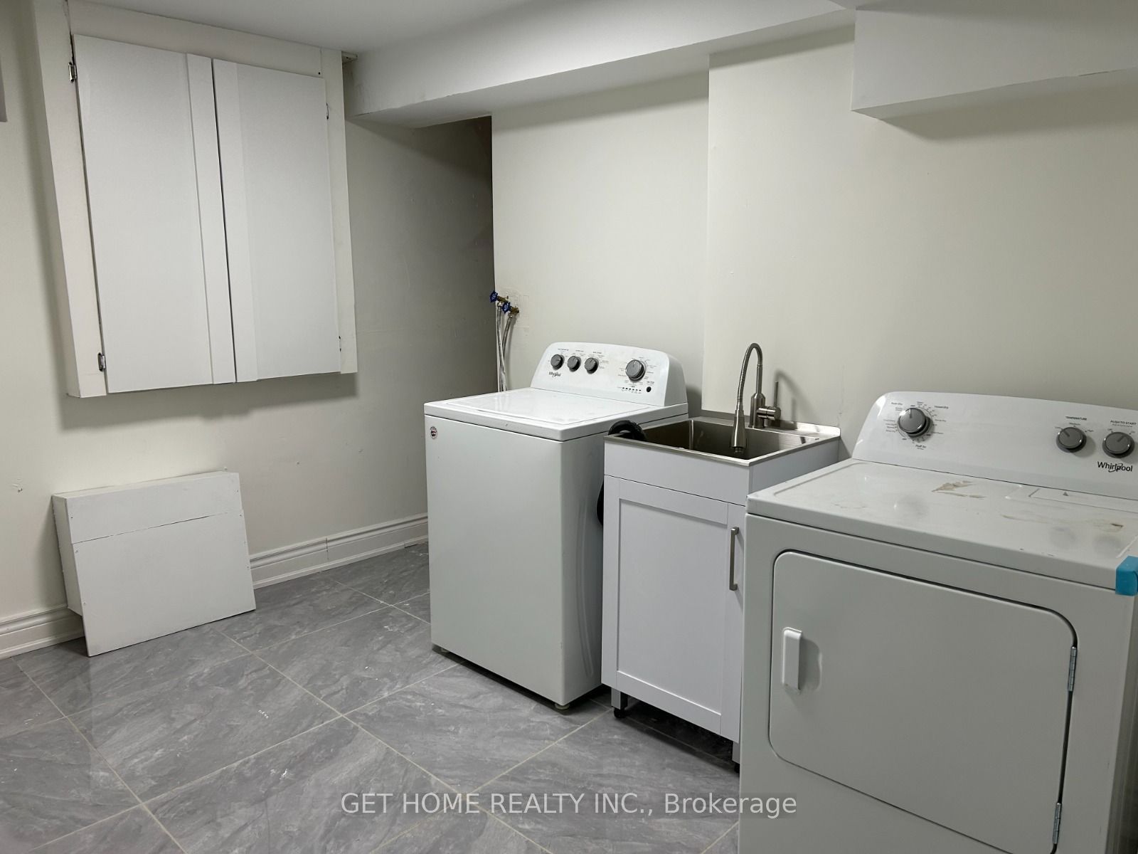 70 Gardner Place #bsmt Property Photo 14