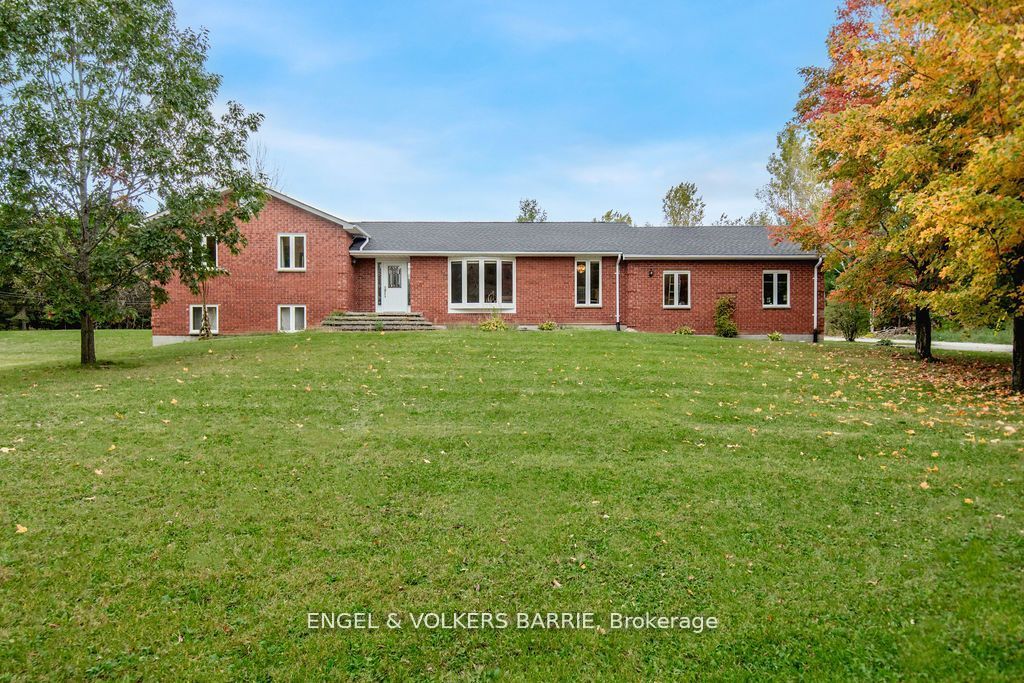 1650 7th Line Property Photo 1