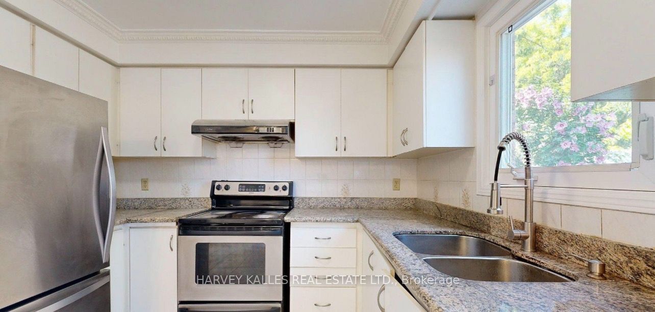 71 Olivewood Drive Upper Property Photo 13