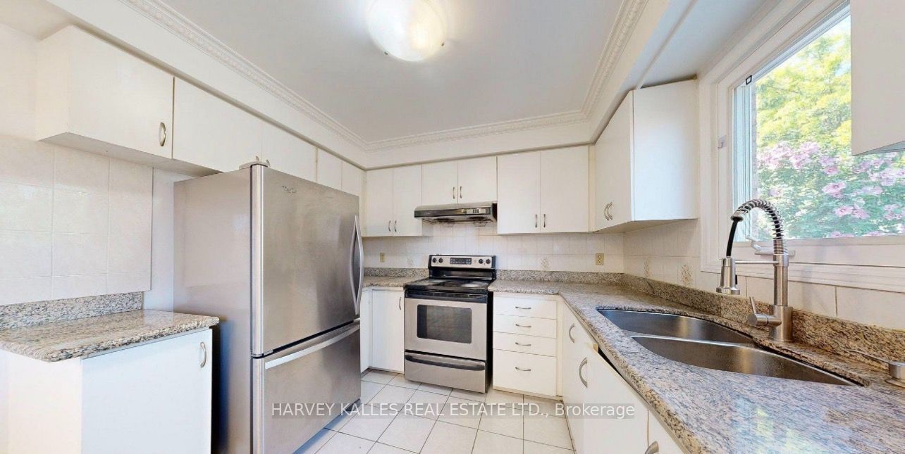 71 Olivewood Drive Upper Property Photo 14