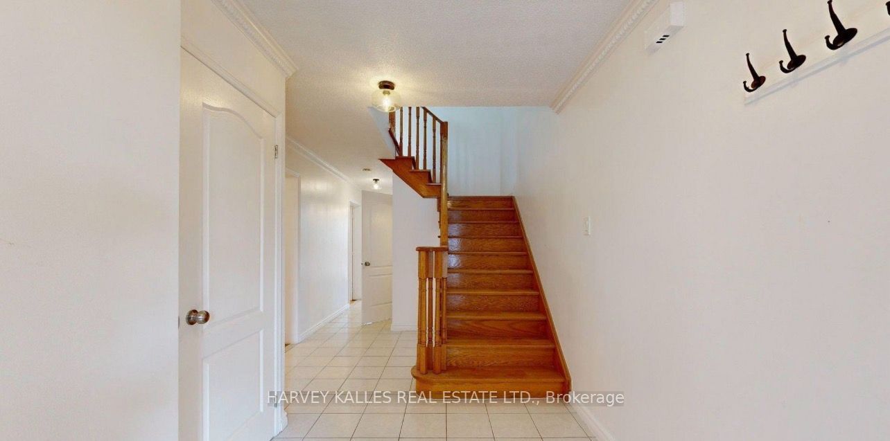 71 Olivewood Drive Upper Property Photo 19