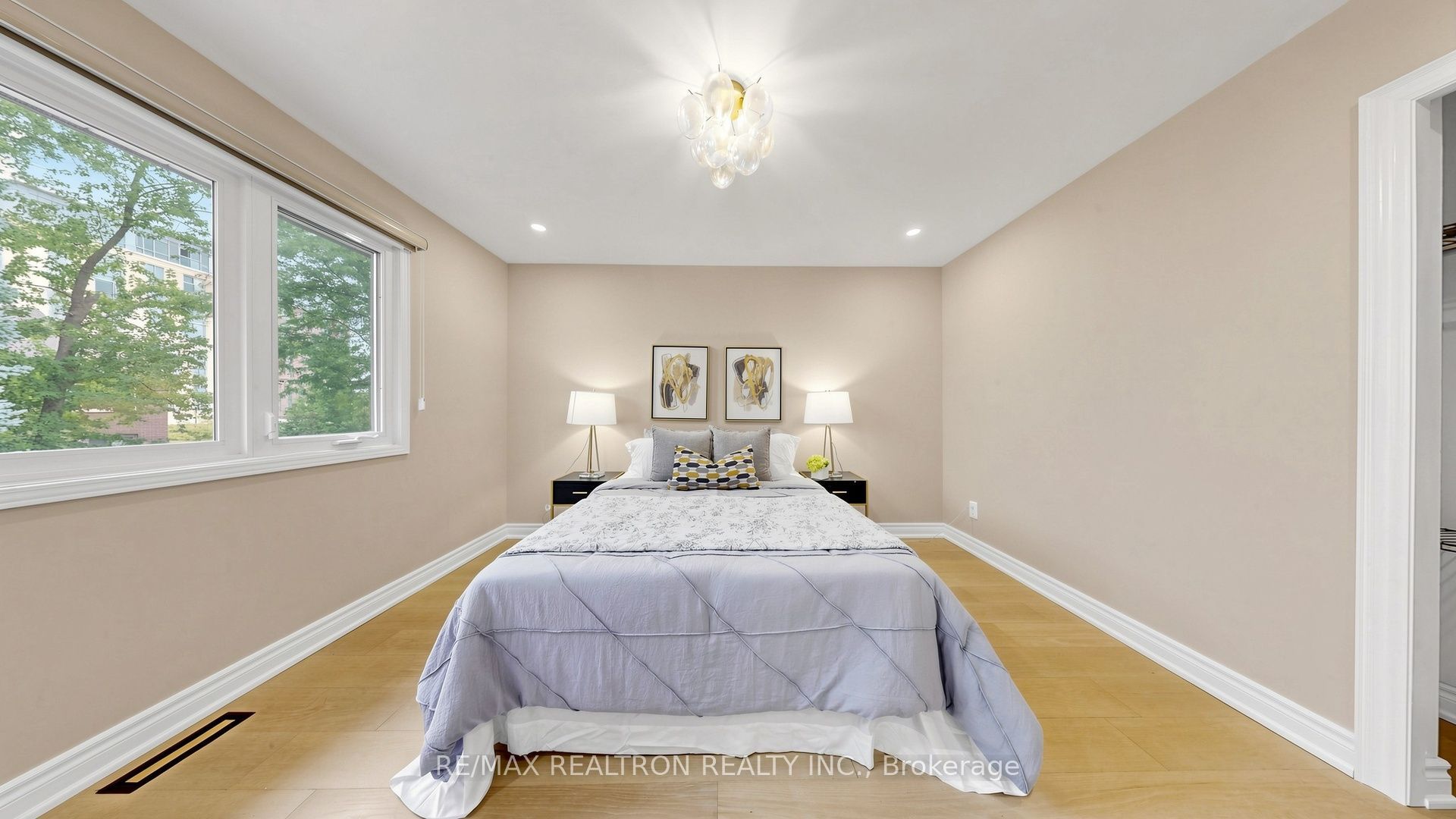21 Greentree Road Property Photo 31