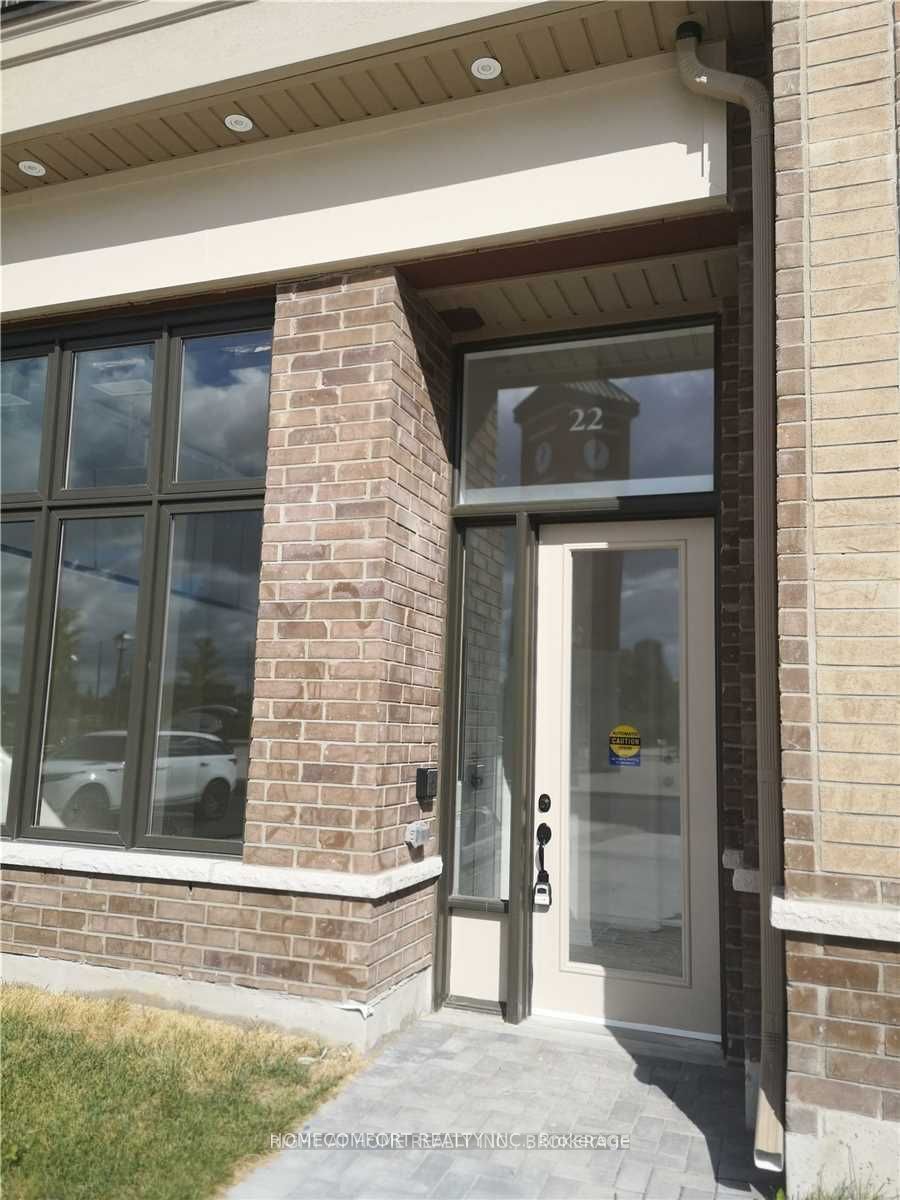 22 Nipigon Avenue Property Photo 2