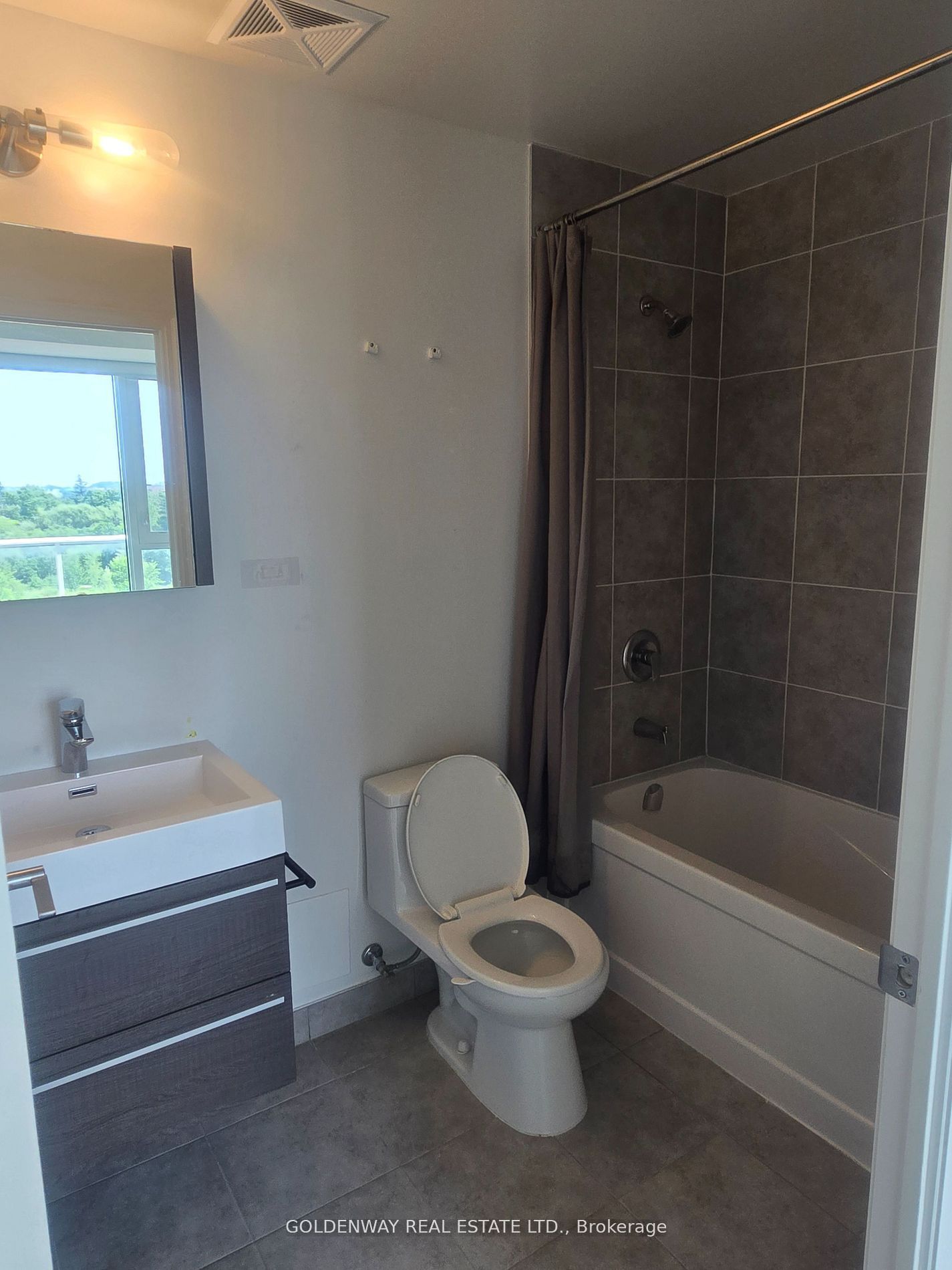18 Rouge Valley Drive W 501c Property Photo 10