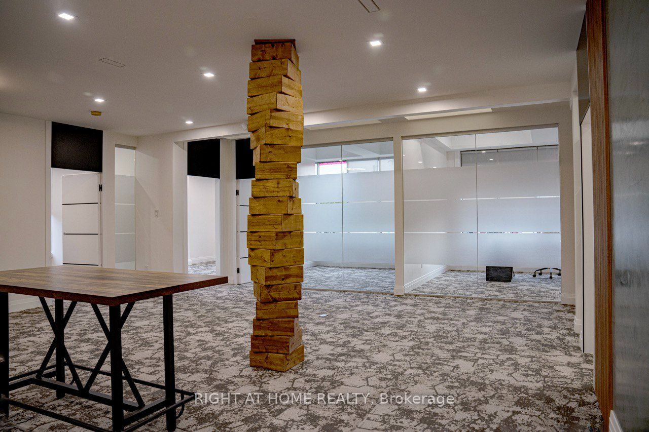 8119 Yonge Street 2nd Floor Property Photo 7
