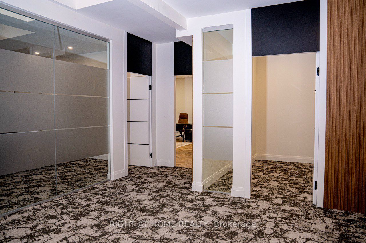 8119 Yonge Street 2nd Floor Property Photo 8