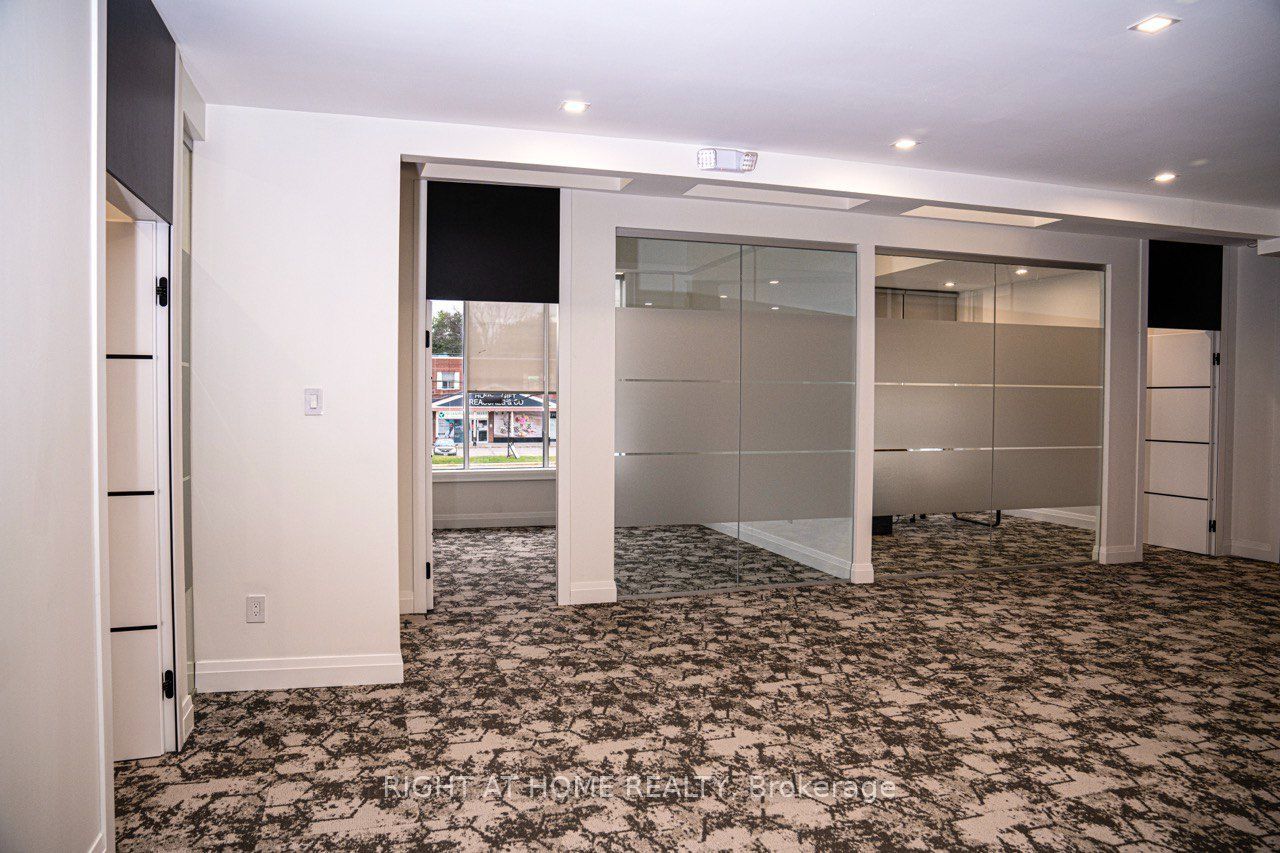 8119 Yonge Street 2nd Floor Property Photo 9
