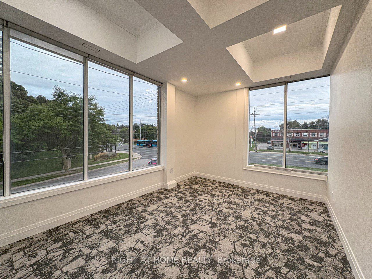 8119 Yonge Street 2nd Floor Property Photo 12