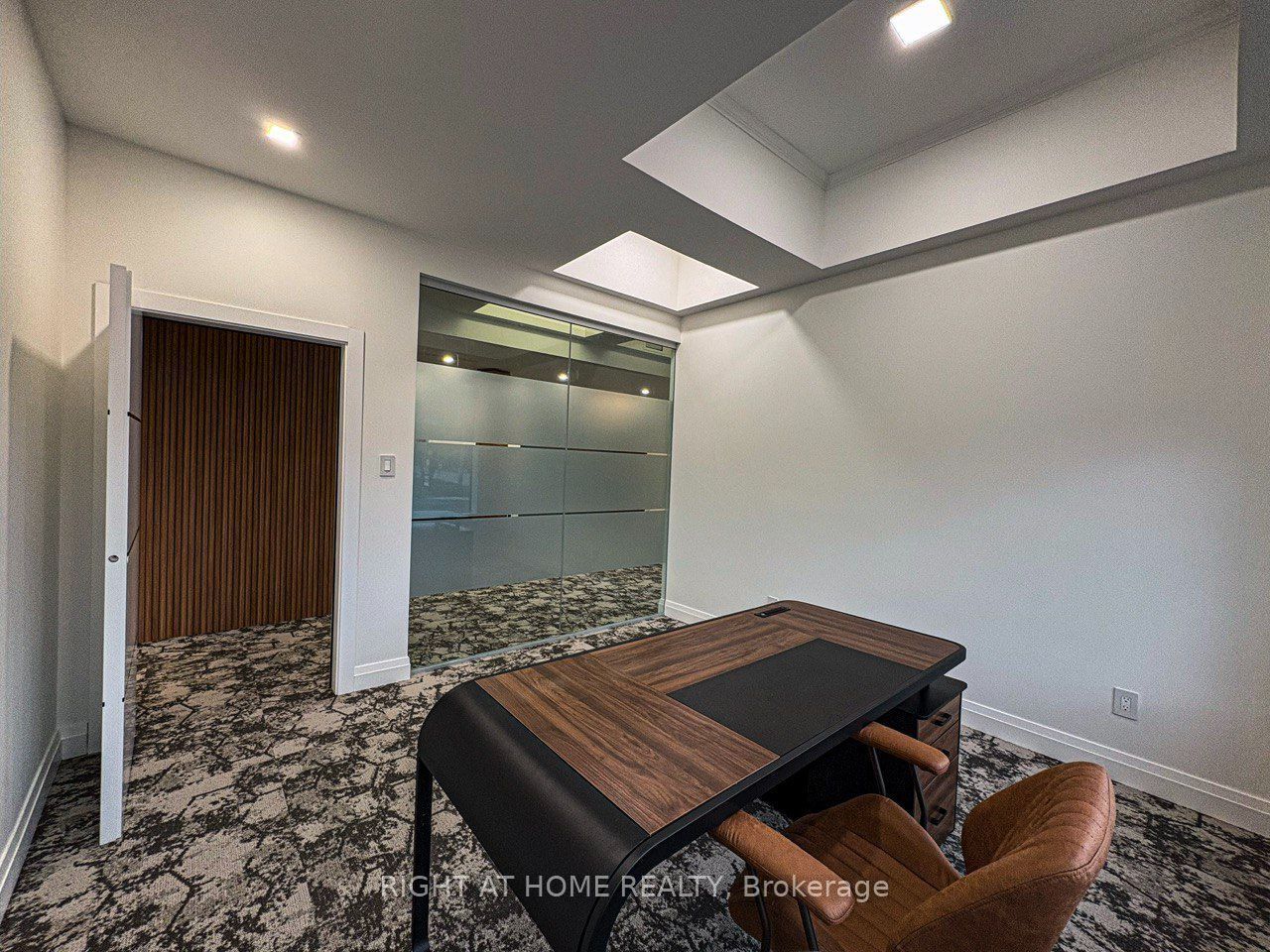 8119 Yonge Street 2nd Floor Property Photo 14
