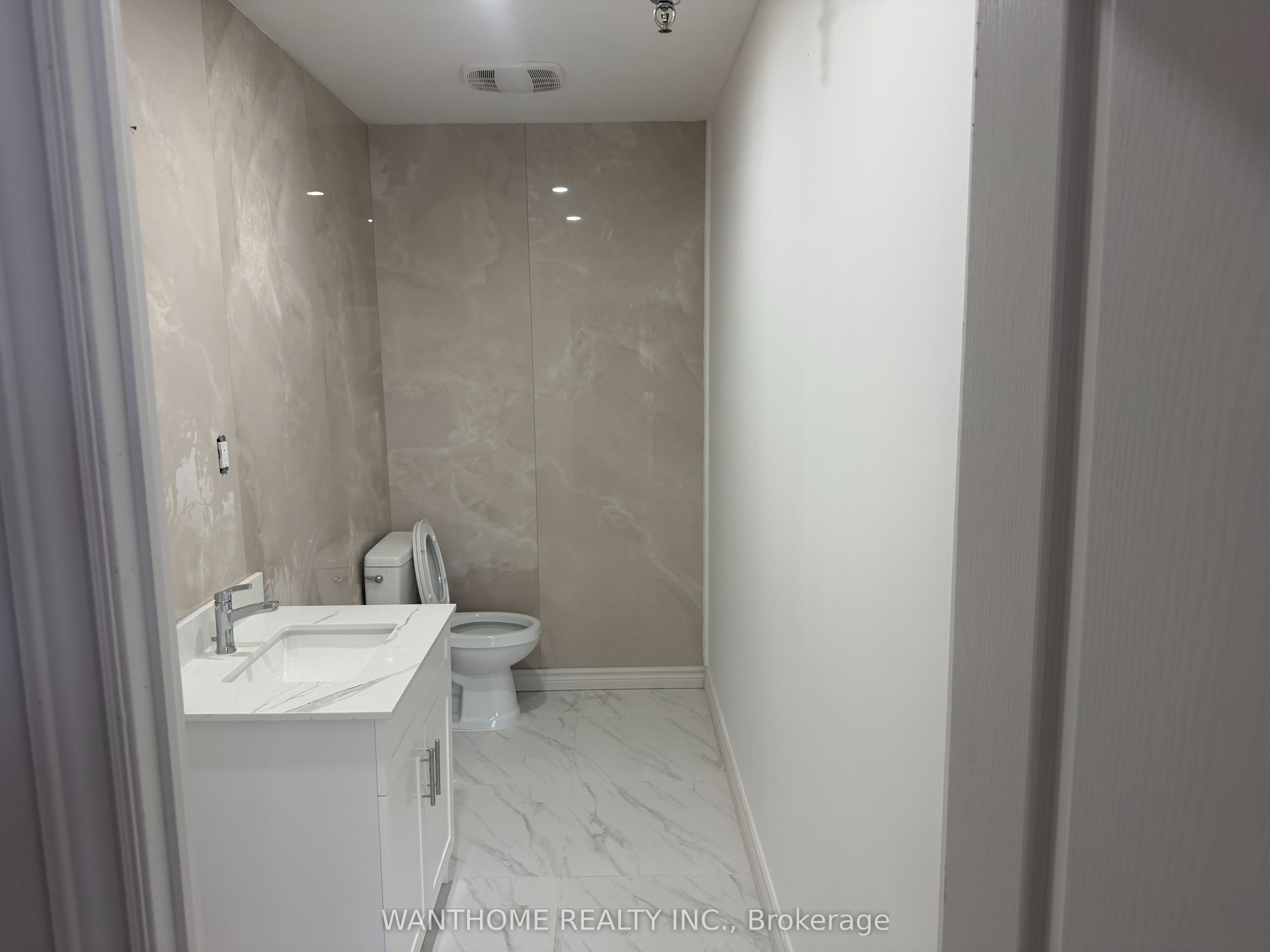 951 Denison Street 24 Property Photo 15