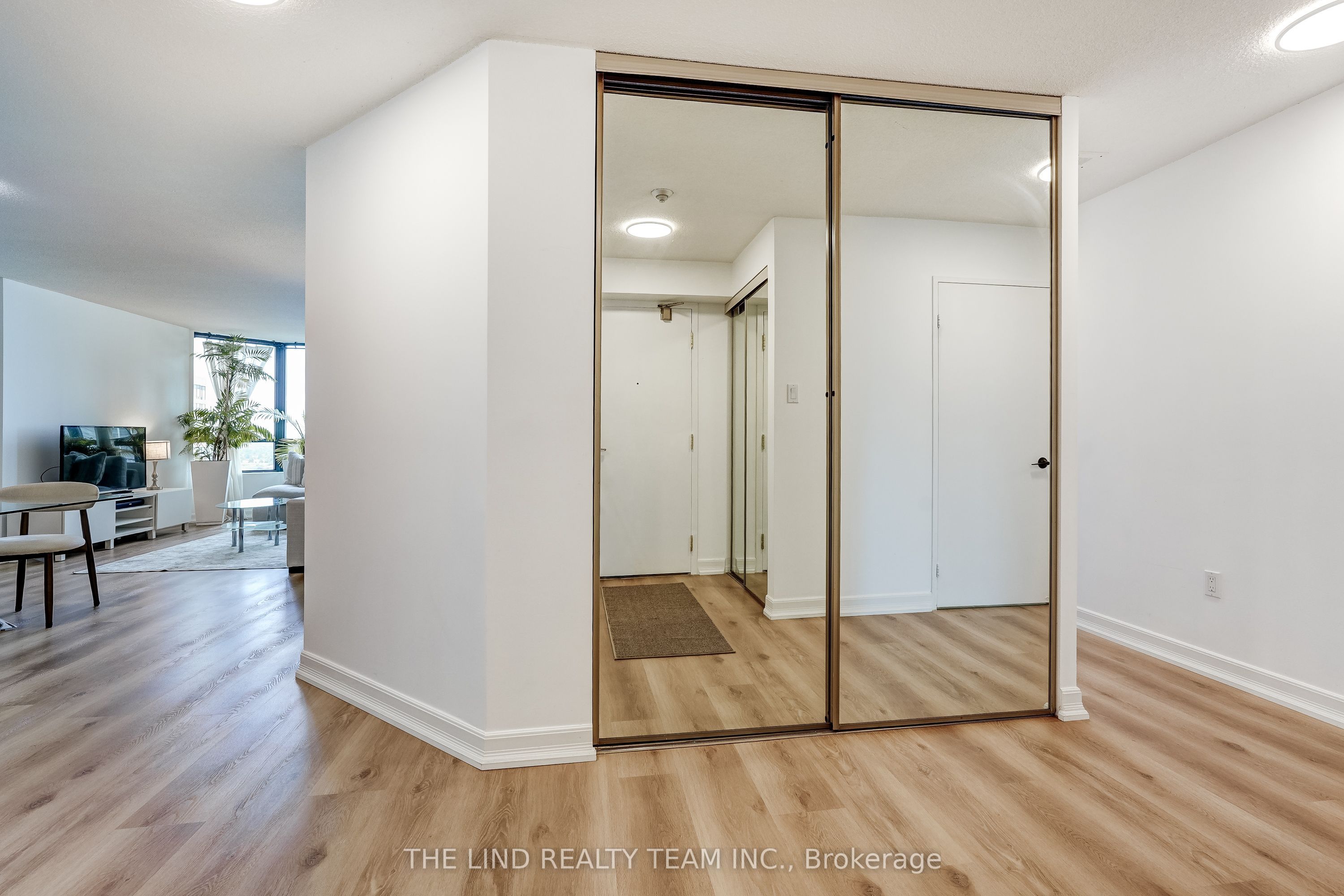 7440 Bathurst Street 1402 Property Photo 9