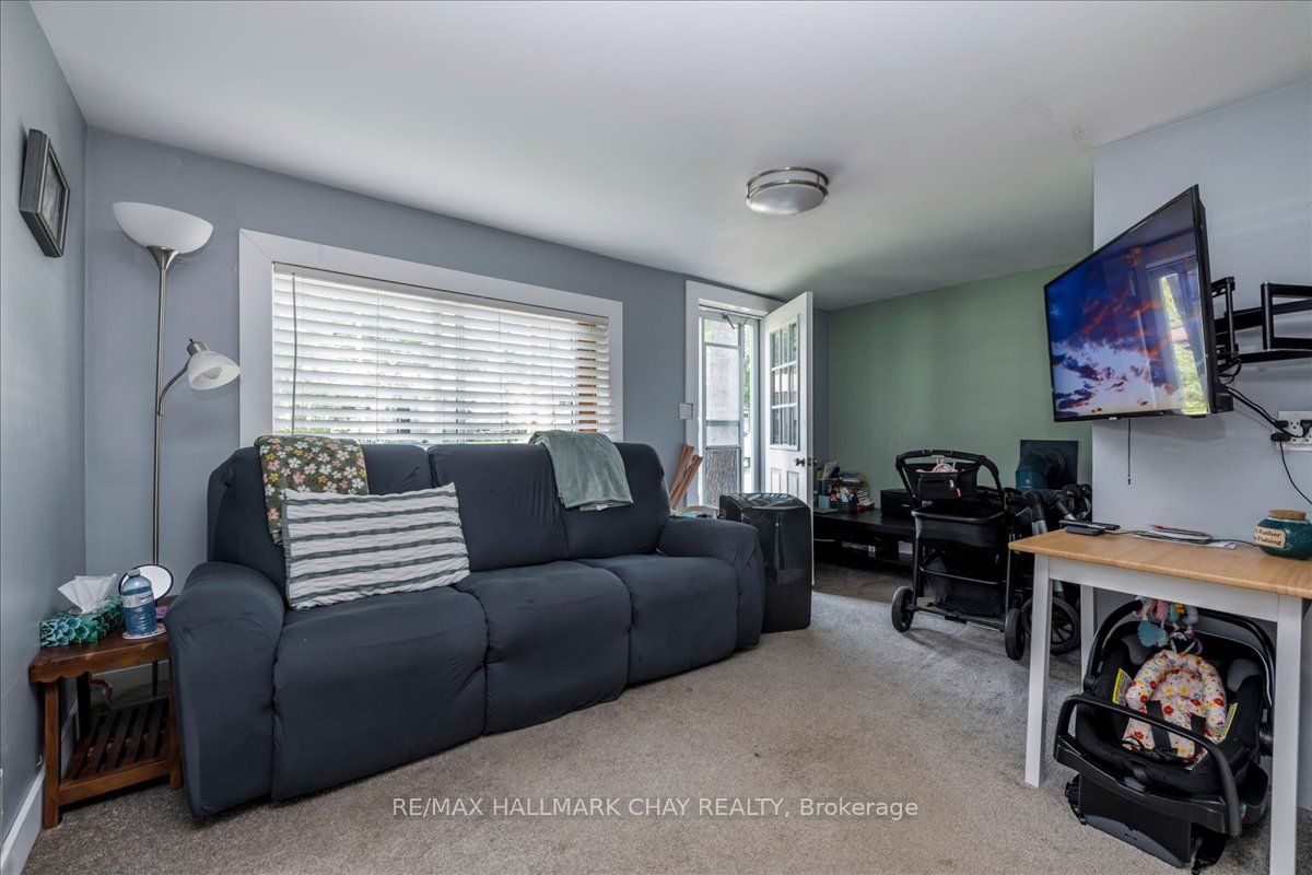 3195 Cowan Avenue Property Photo 3